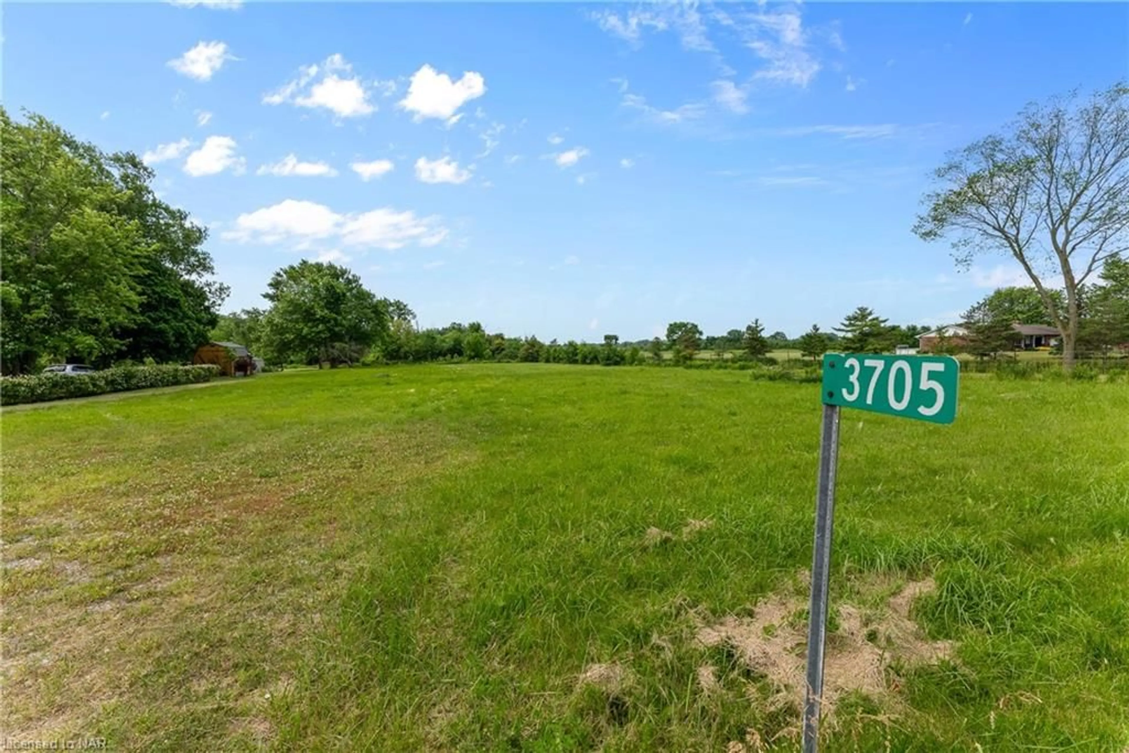 Fenced yard for 3705 Hwy 3, R.R. #1 Hwy, Sherkston Ontario L0S 1R0