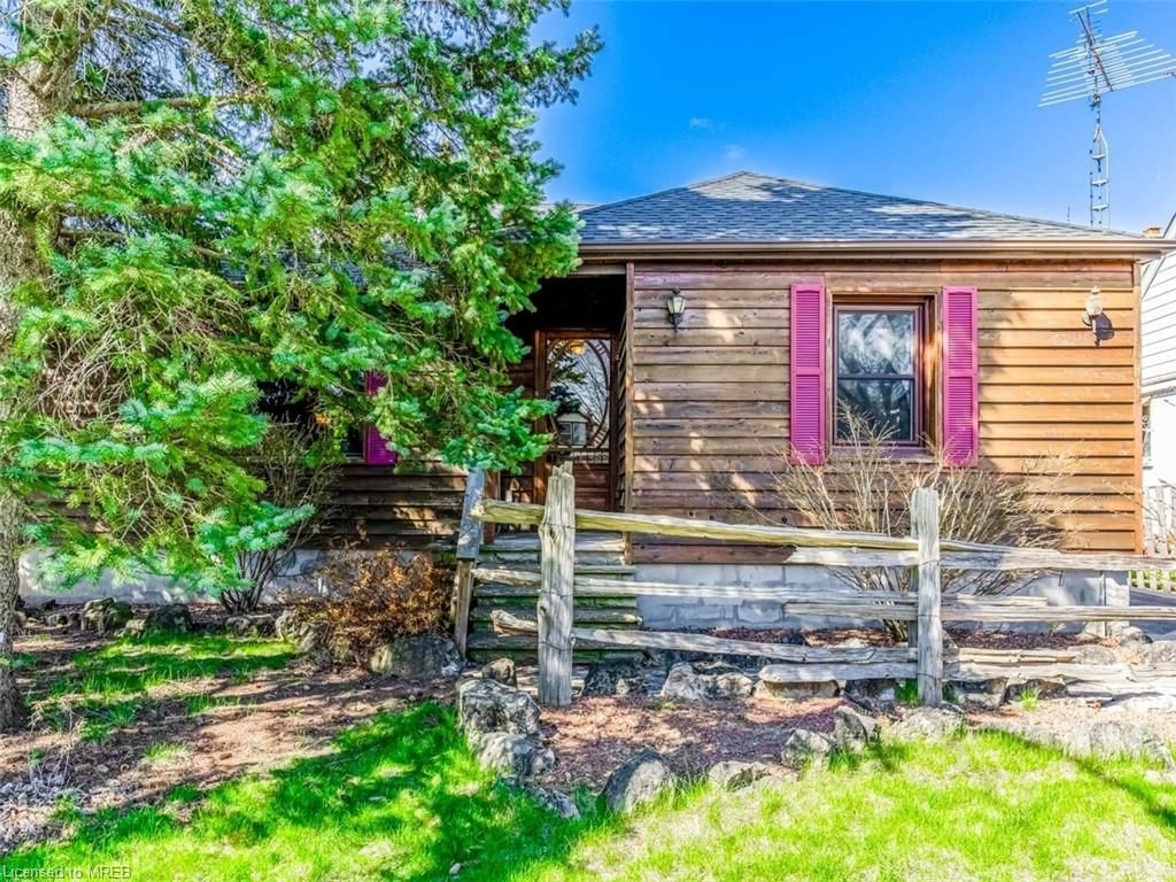 Cottage for 6 Ostrander Blvd, Halton Hills Ontario L6G 1Z3