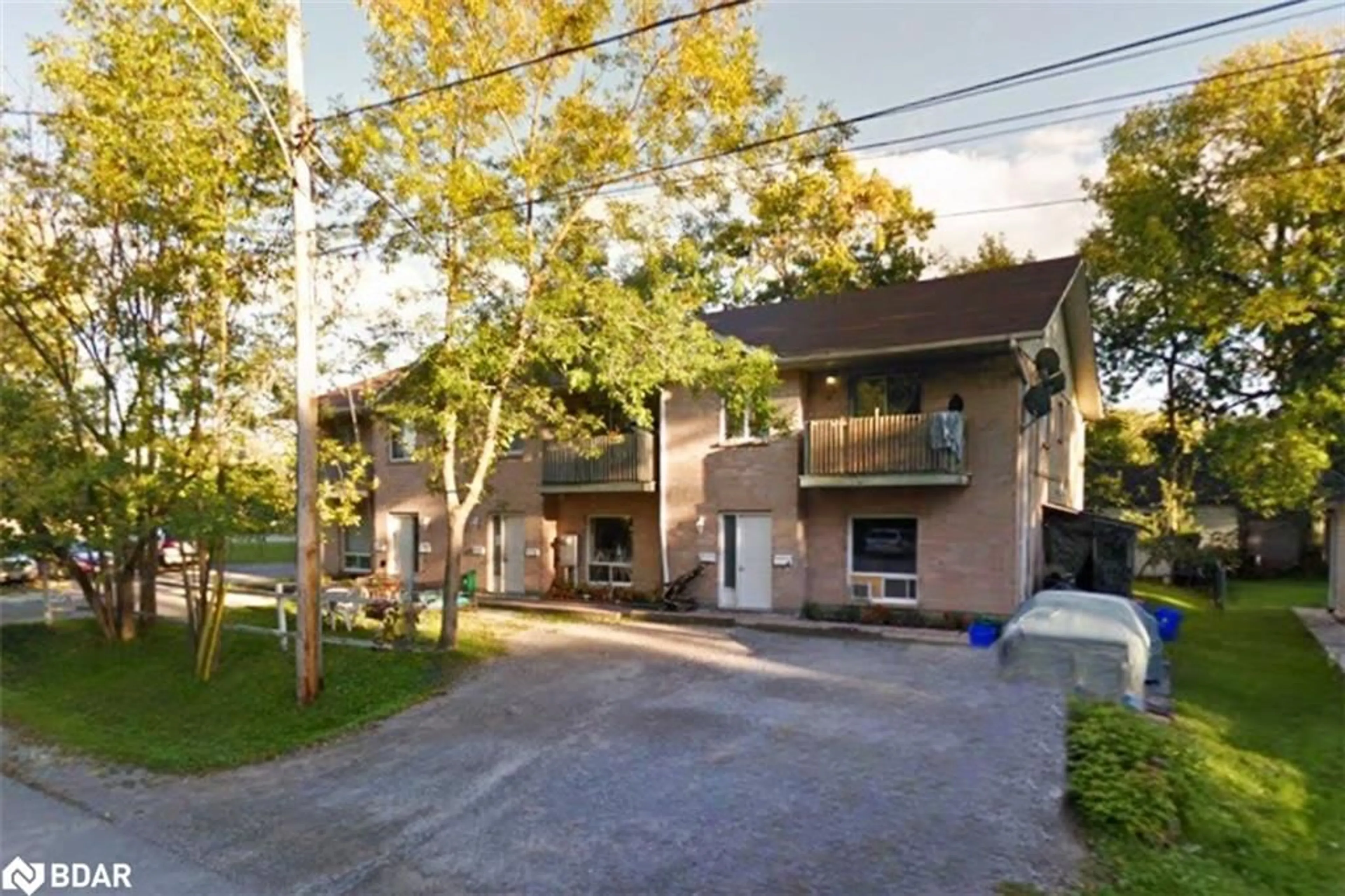 A pic from exterior of the house or condo for 155 Beach Rd, Keswick Ontario L4P 2L6