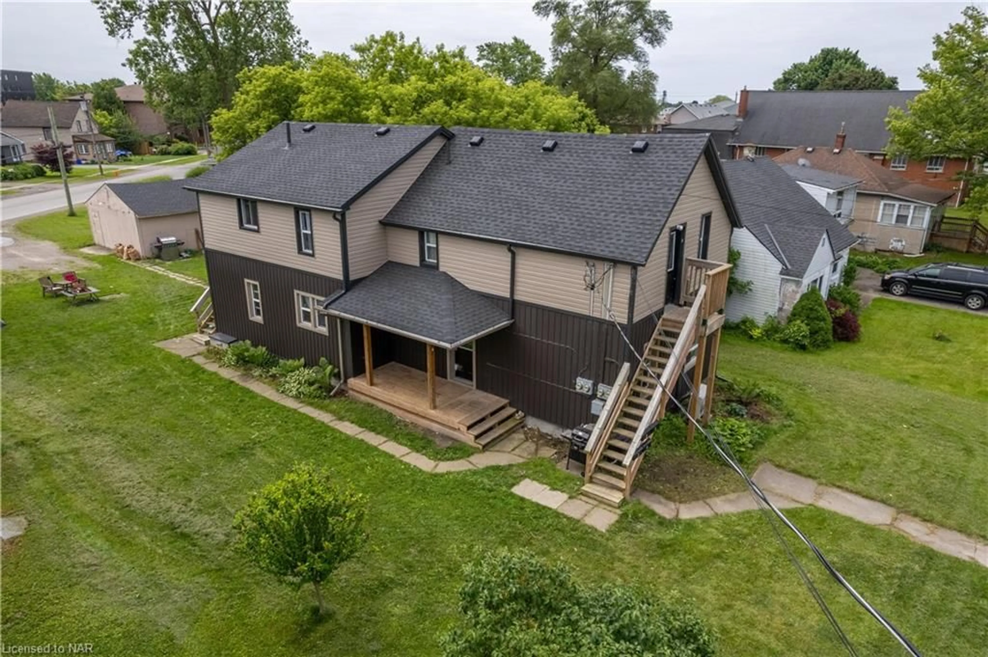 Frontside or backside of a home for 77 Chippawa Rd, Port Colborne Ontario L3K 1T4