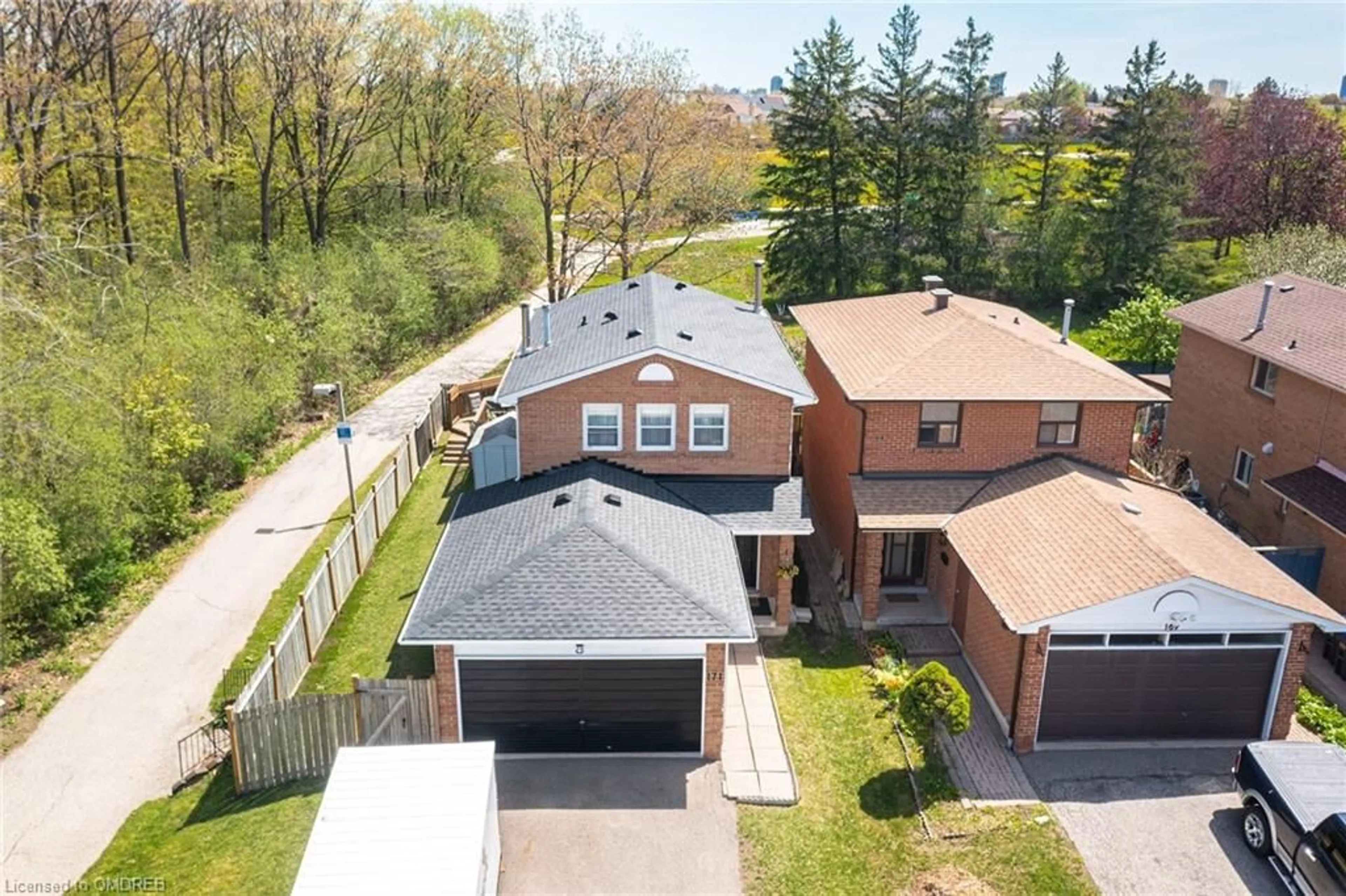 Frontside or backside of a home for 171 Simmons Blvd, Brampton Ontario L6V 3Y2