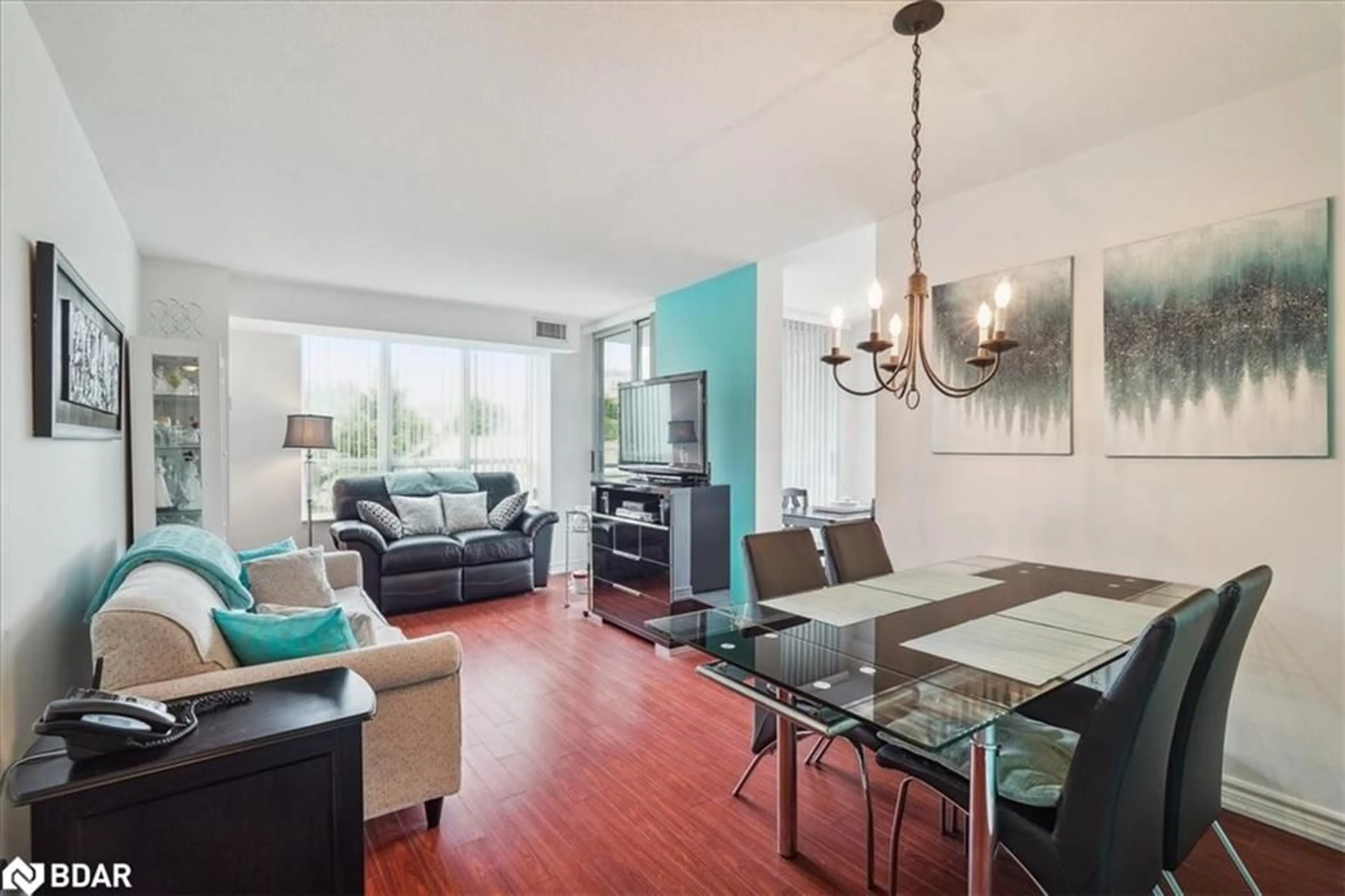 Living room for 330 Red Maple Rd #204, Richmond Hill Ontario L4C 0T6