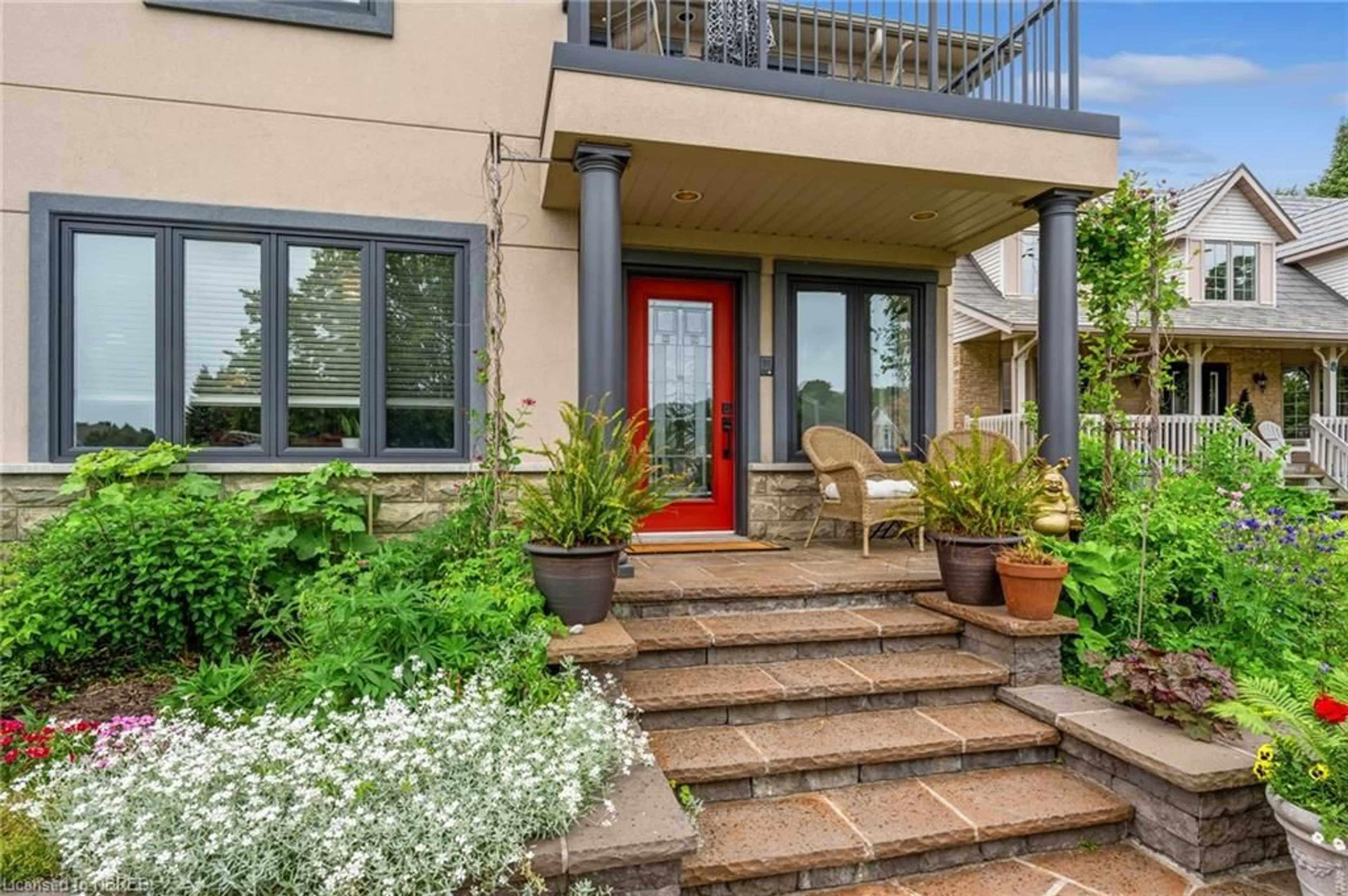 Indoor entryway for 6 Melissa Cres, North Bay Ontario P1C 1M7