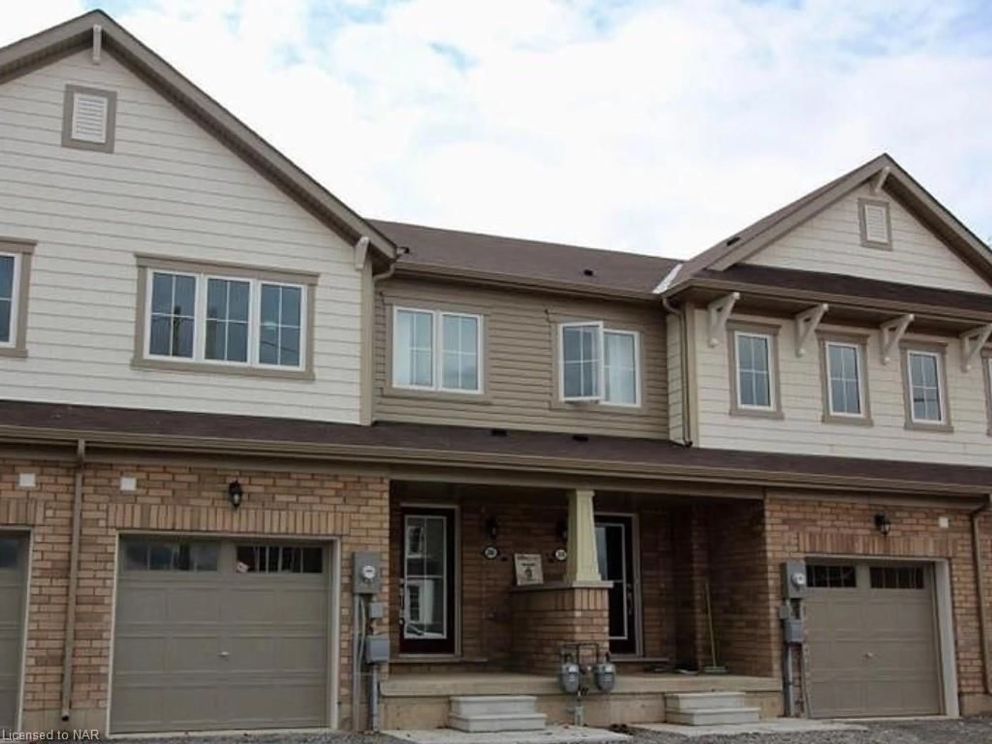 Home with brick exterior material for 206 Esther Cres, Thorold Ontario L3B 0G6
