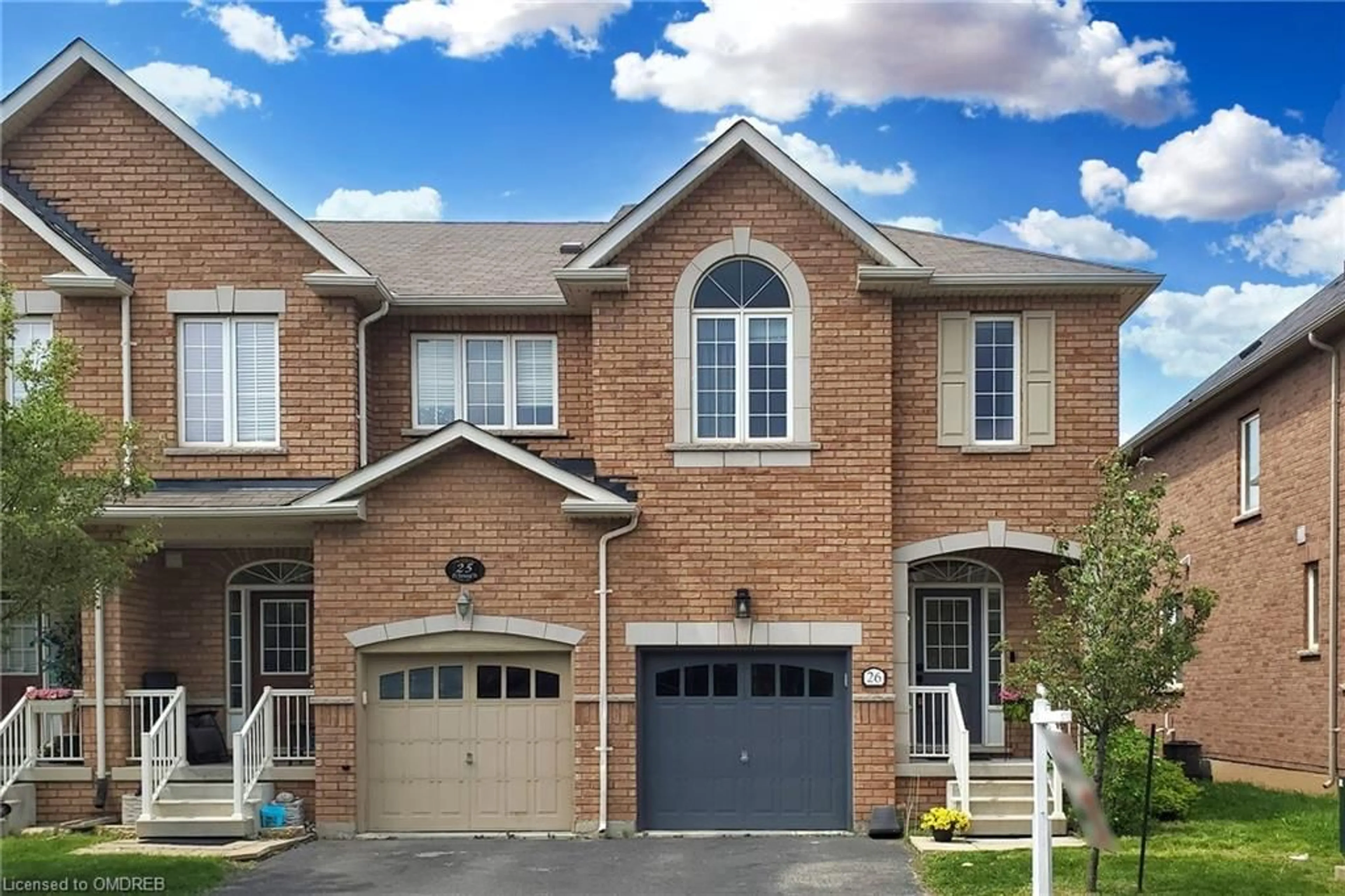 A pic from exterior of the house or condo for 651 Farmstead Dr #26, Milton Ontario L9T 7W2