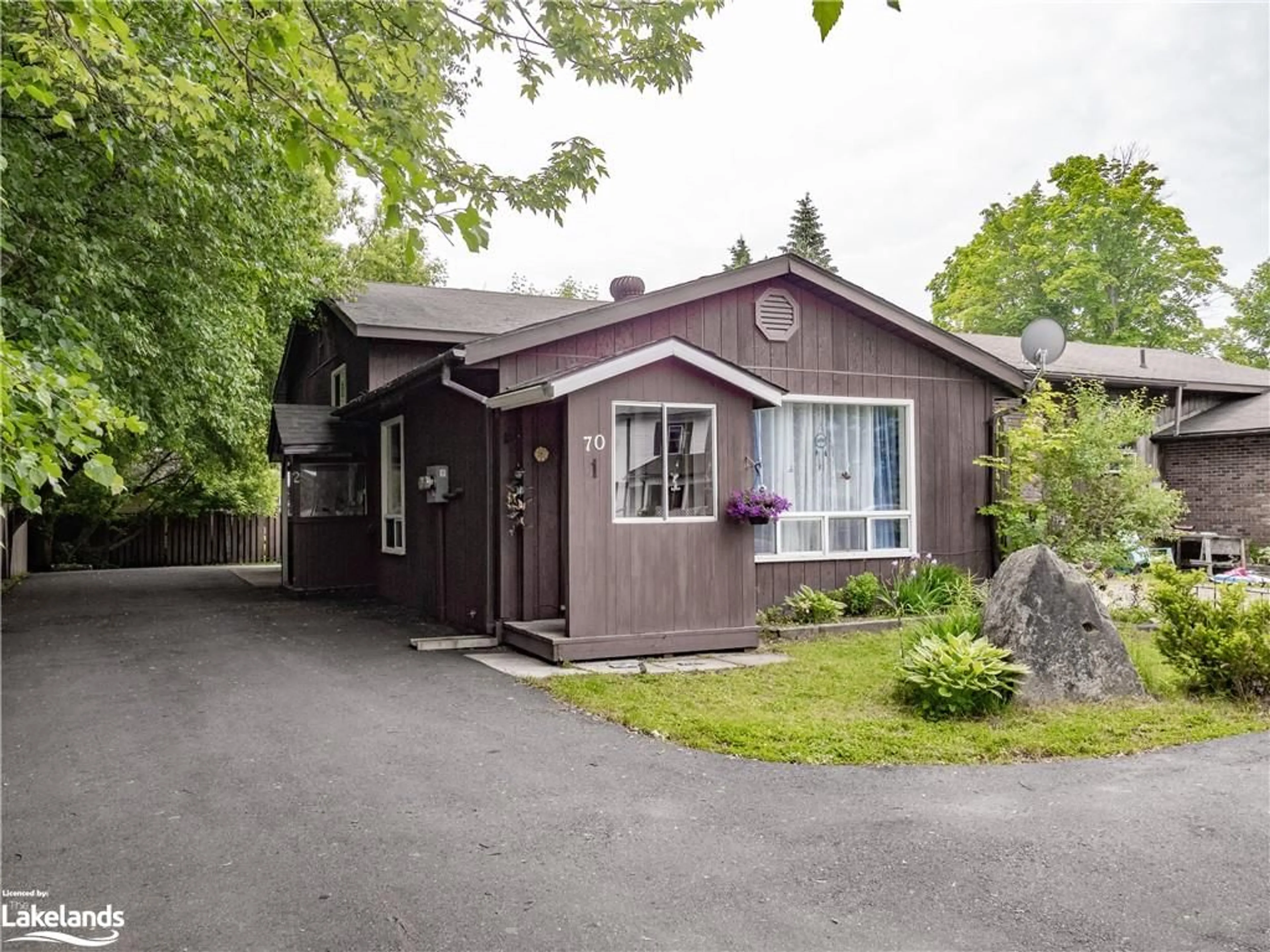 Cottage for 70 Taylor Rd, Bracebridge Ontario P1L 1J2