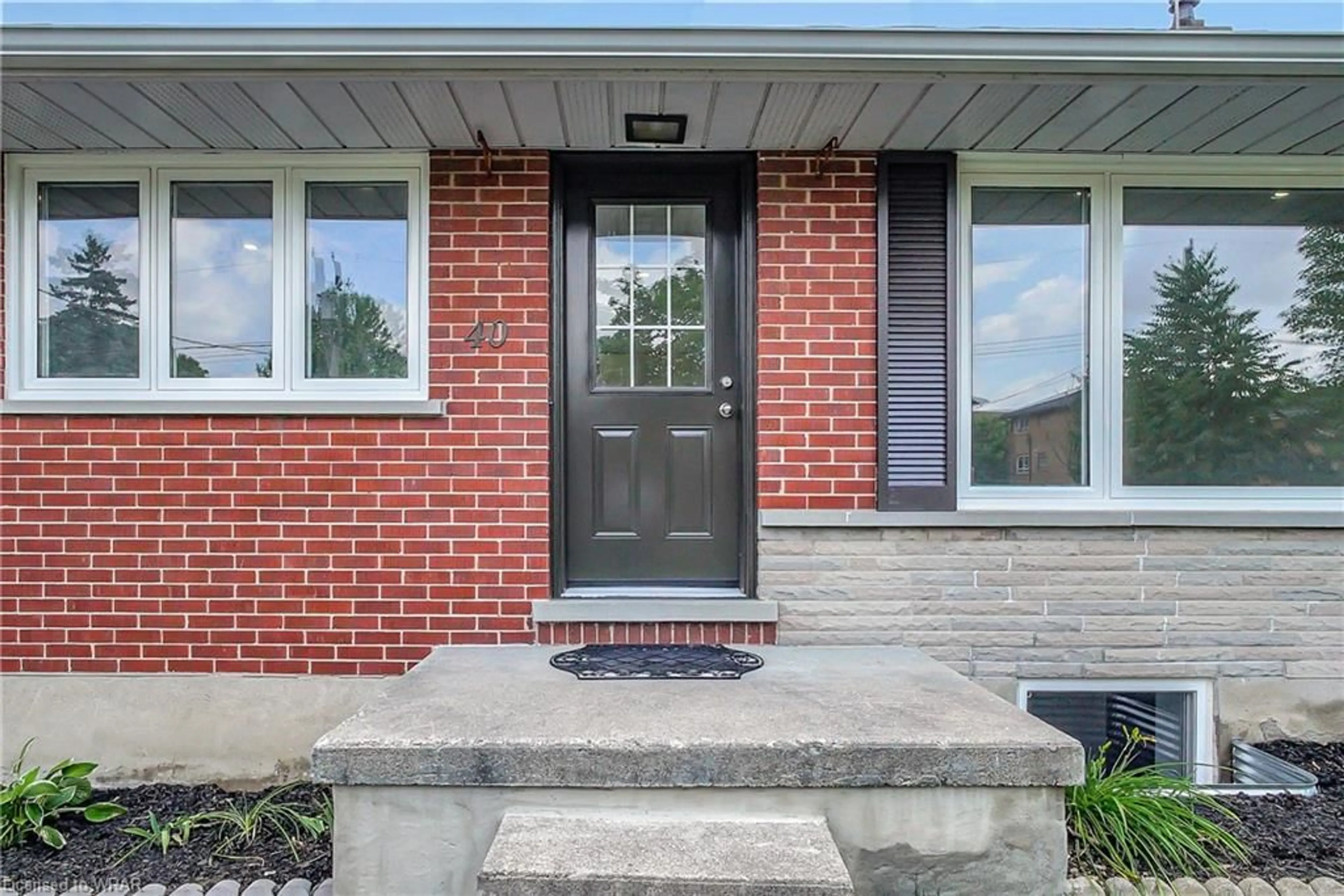 Home with brick exterior material for 40 Meinzinger Ave, Kitchener Ontario N2M 3T2