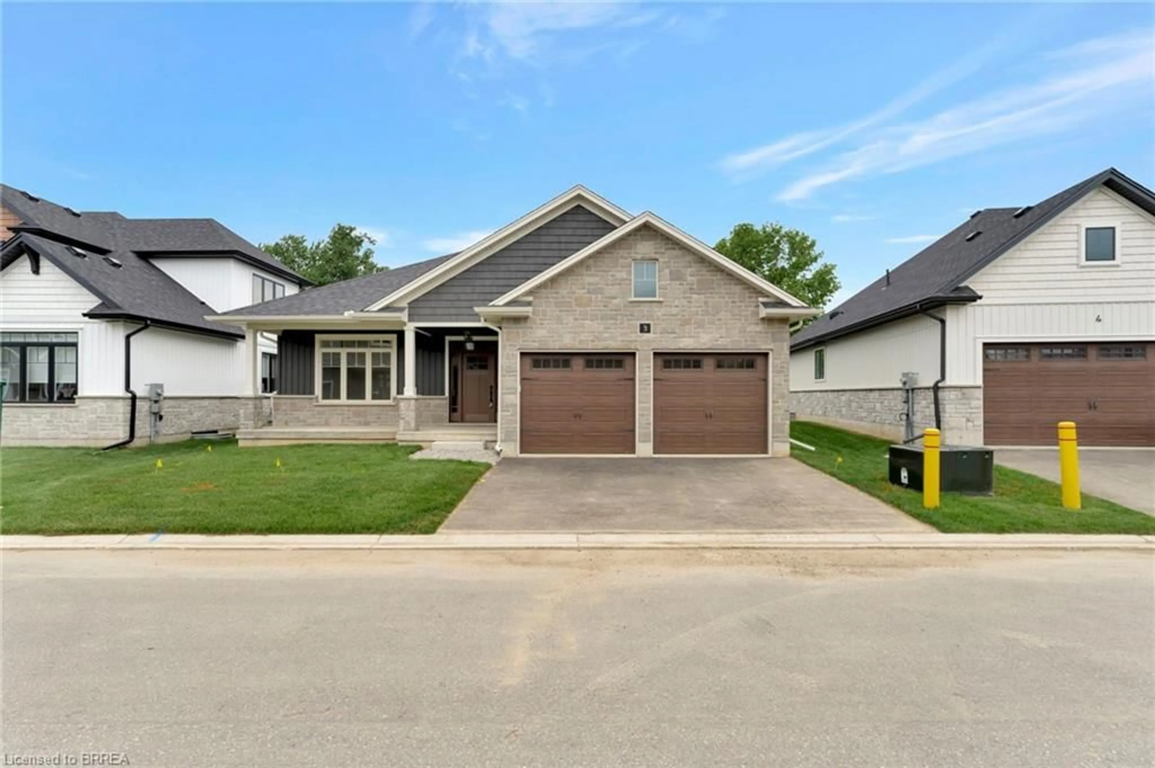 Frontside or backside of a home, the street view for 68 Cedar St #3, Paris Ontario N3L 0H7