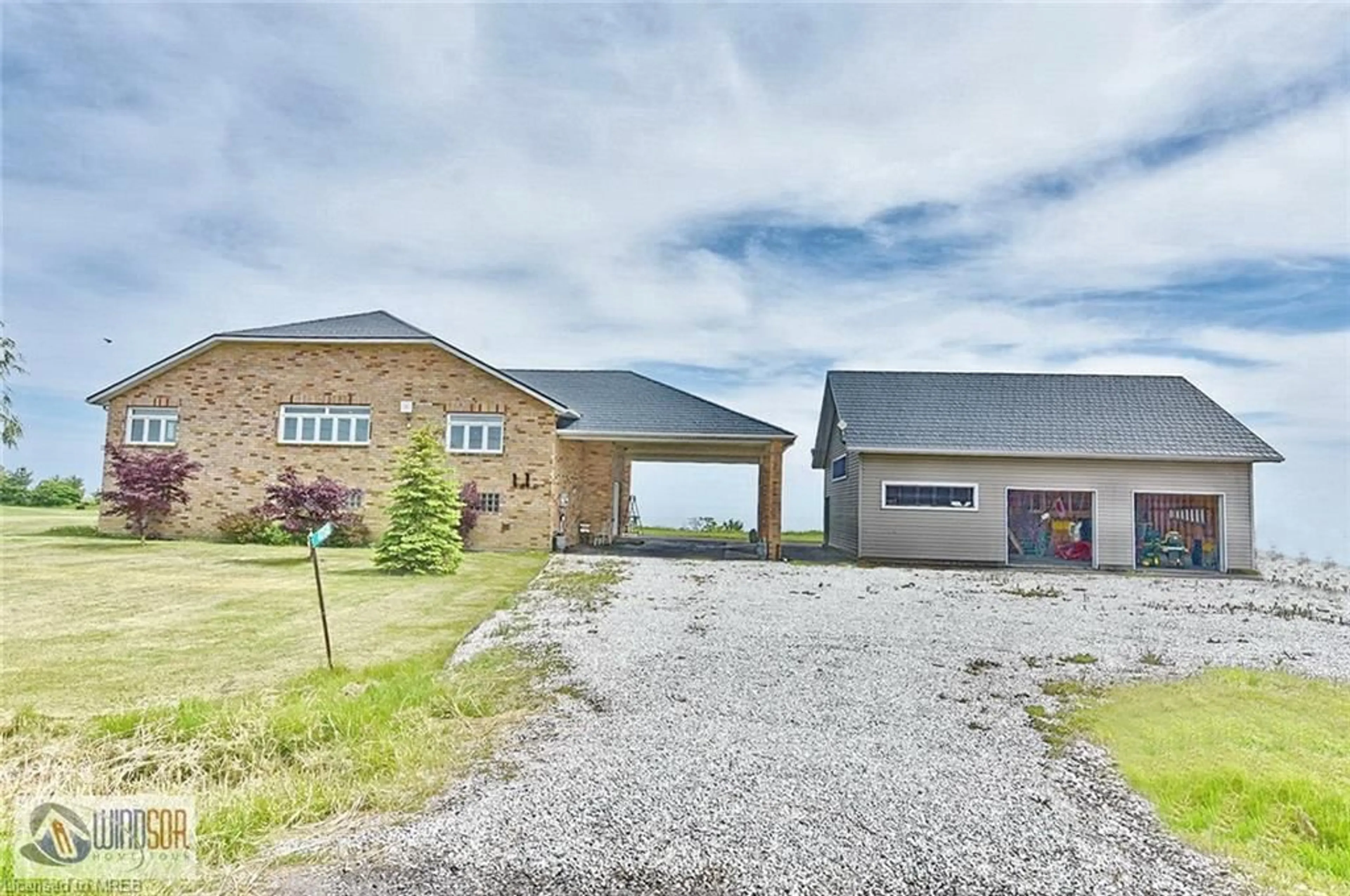 Outside view for 4750 Talbot Trail, Merlin Ontario N0P 1W0