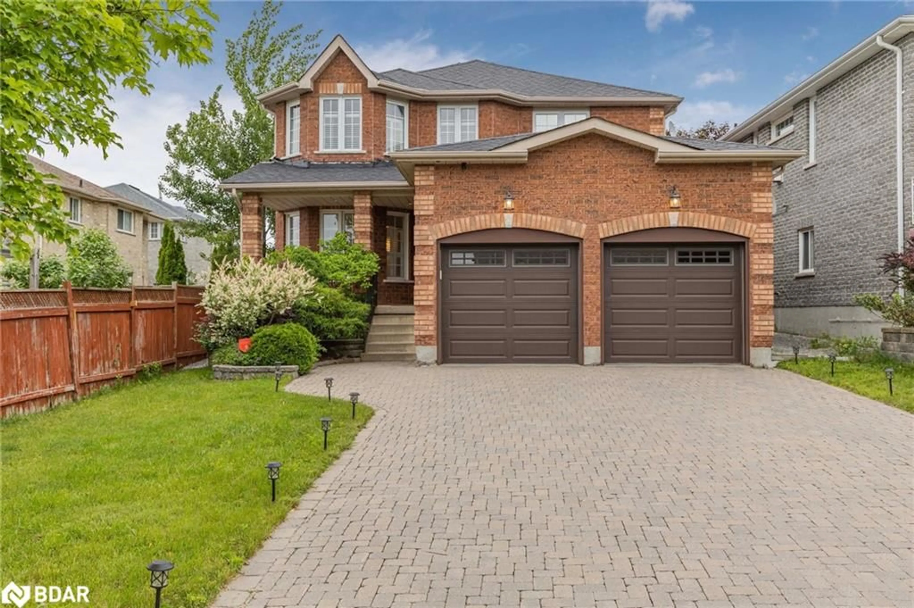 Home with brick exterior material for 21 Muir Dr, Barrie Ontario L4N 0J1