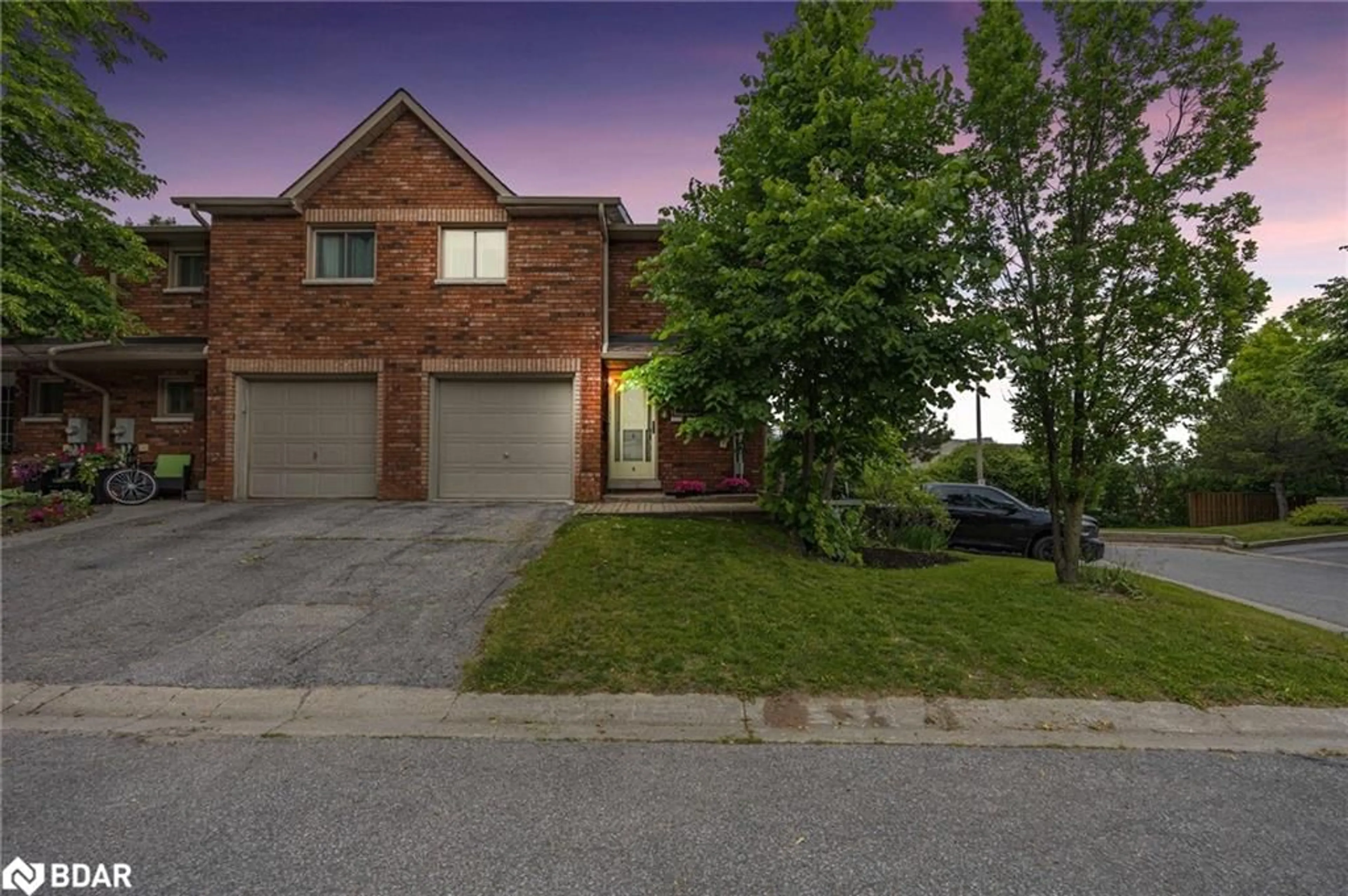 A pic from exterior of the house or condo for 9 Quail Cres, Barrie Ontario L4N 6X1