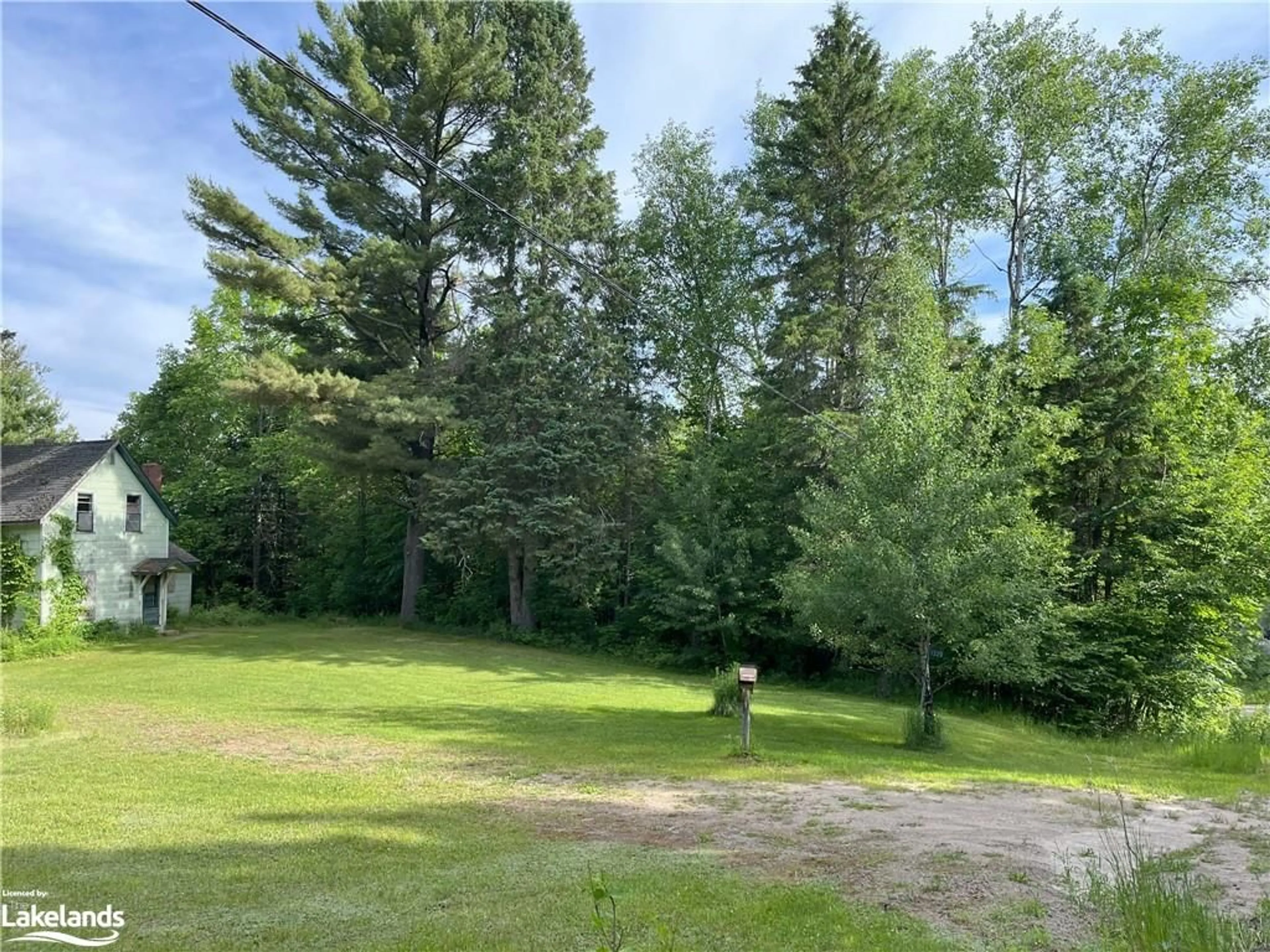 Fenced yard for 1329 Duck Lake Rd, Minden Ontario K0M 2K0