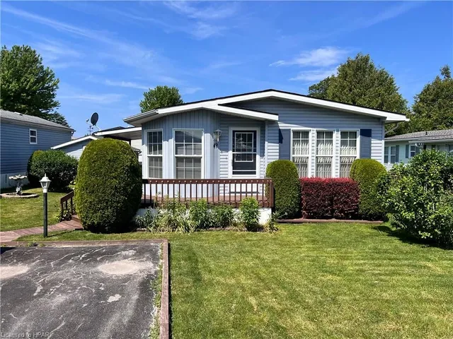49 Cherokee Lane, Meneset
