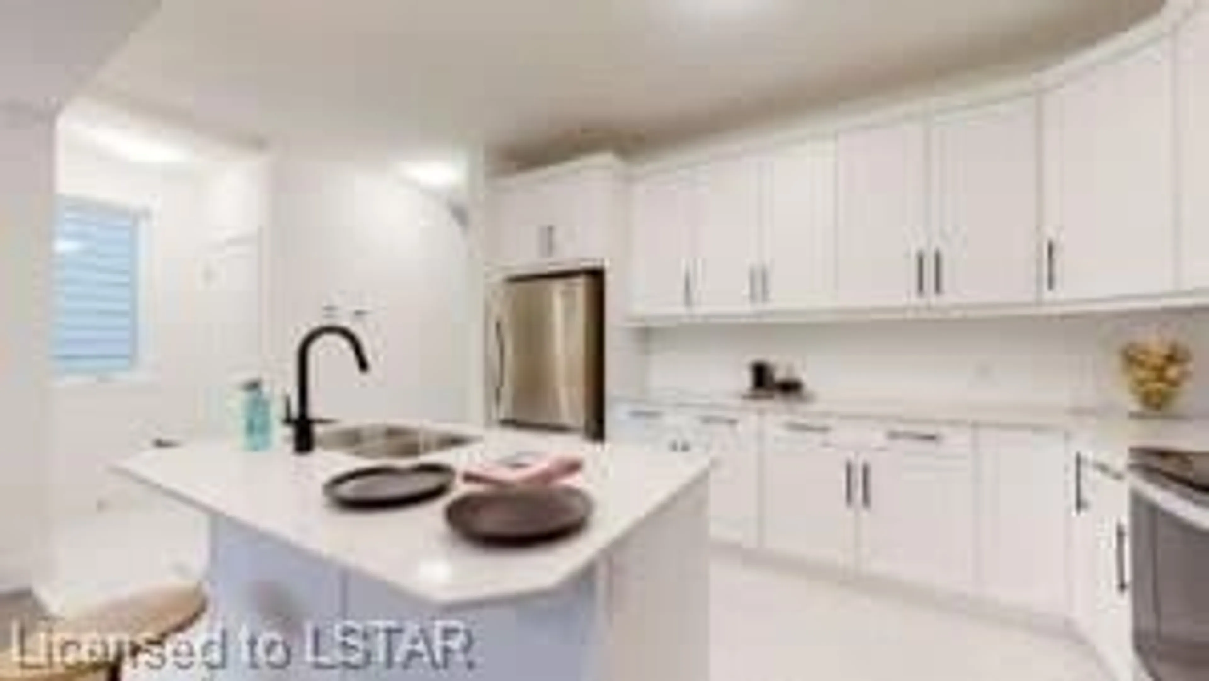 Kitchen for 35 Christopher Crt, London Ontario N5Z 3X4
