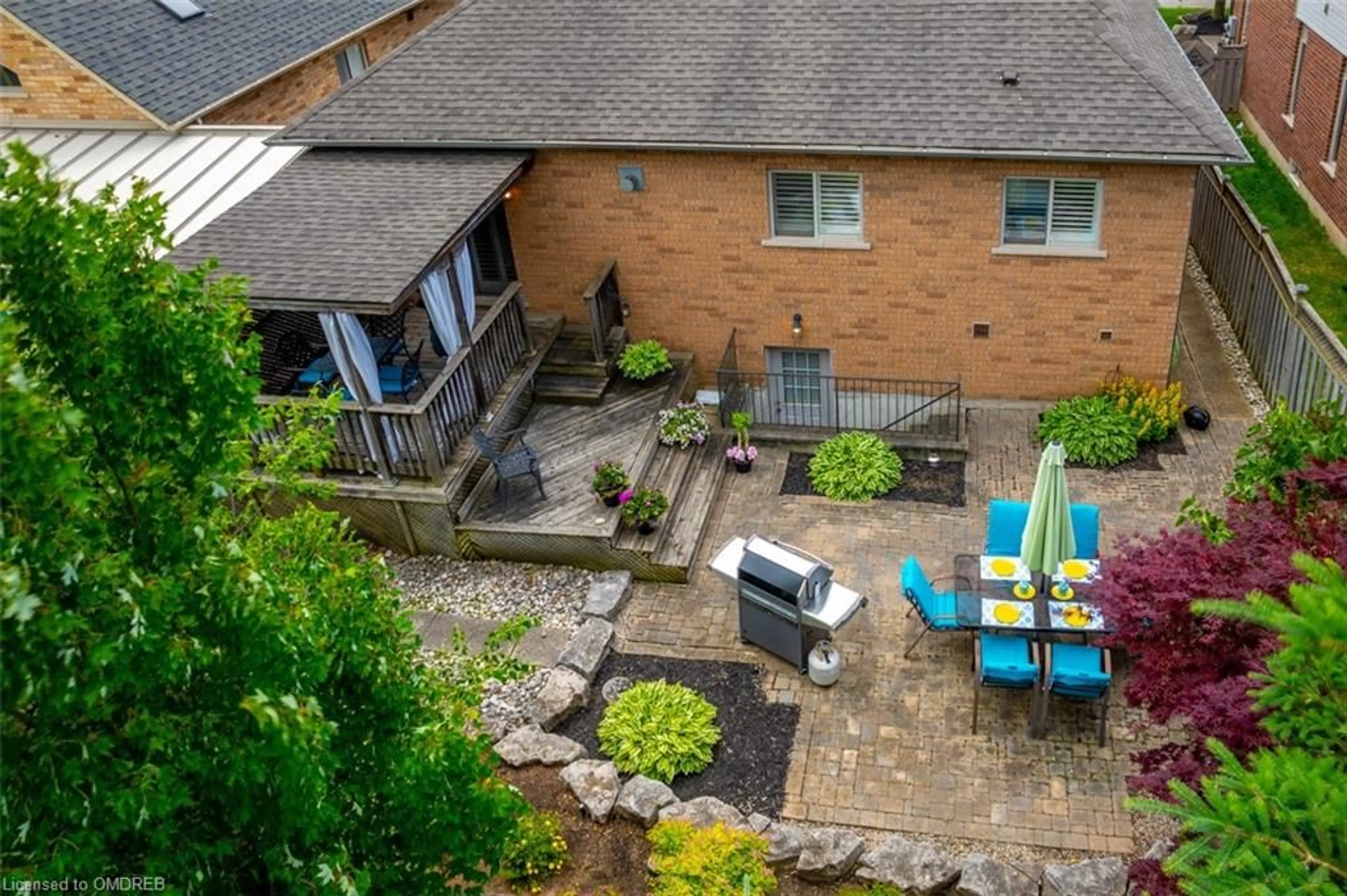 Patio for 507 Genista Dr, Burlington Ontario L7T 4L8