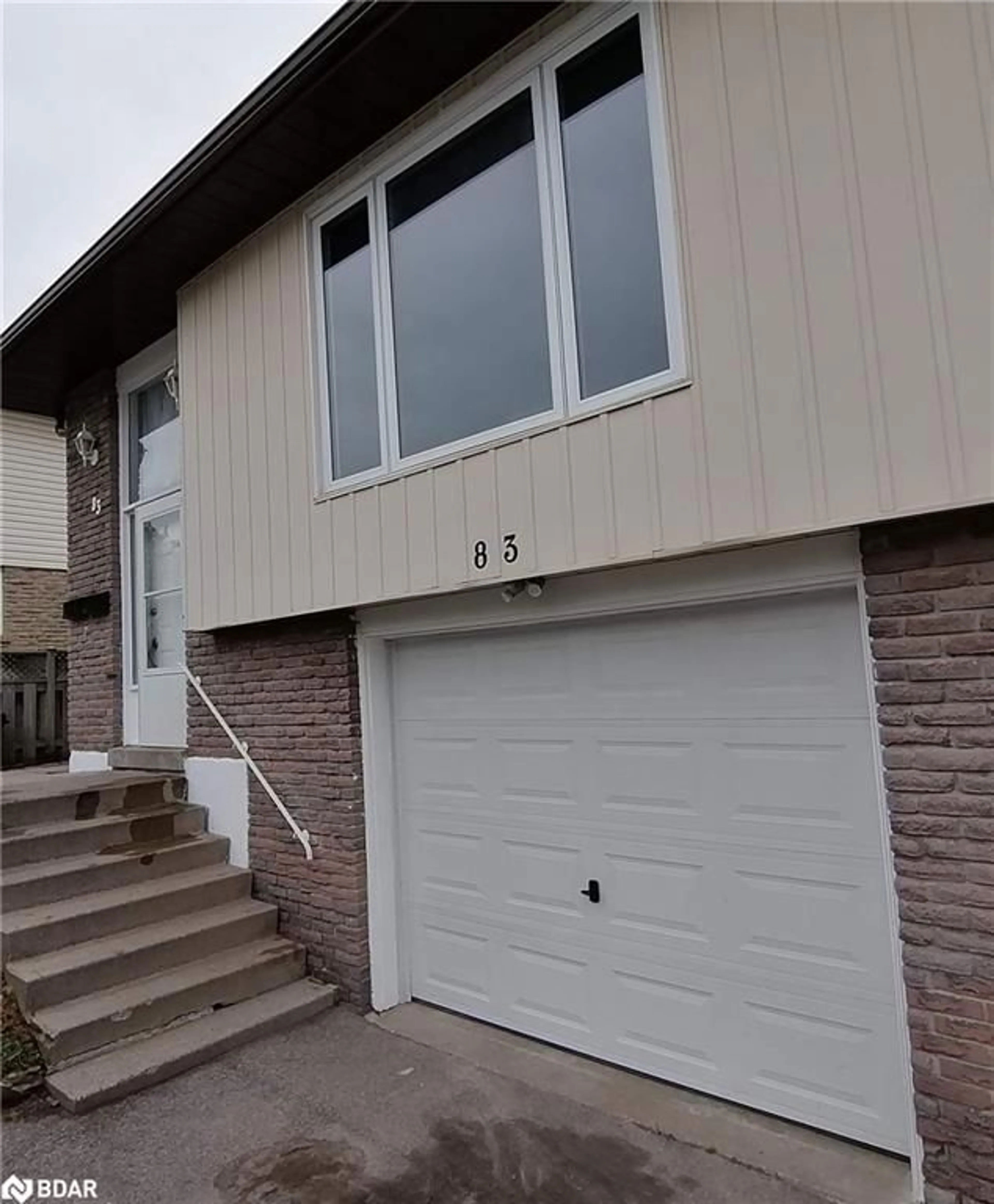 Frontside or backside of a home for 83 Daphne Cres, Barrie Ontario L4M 2Y7