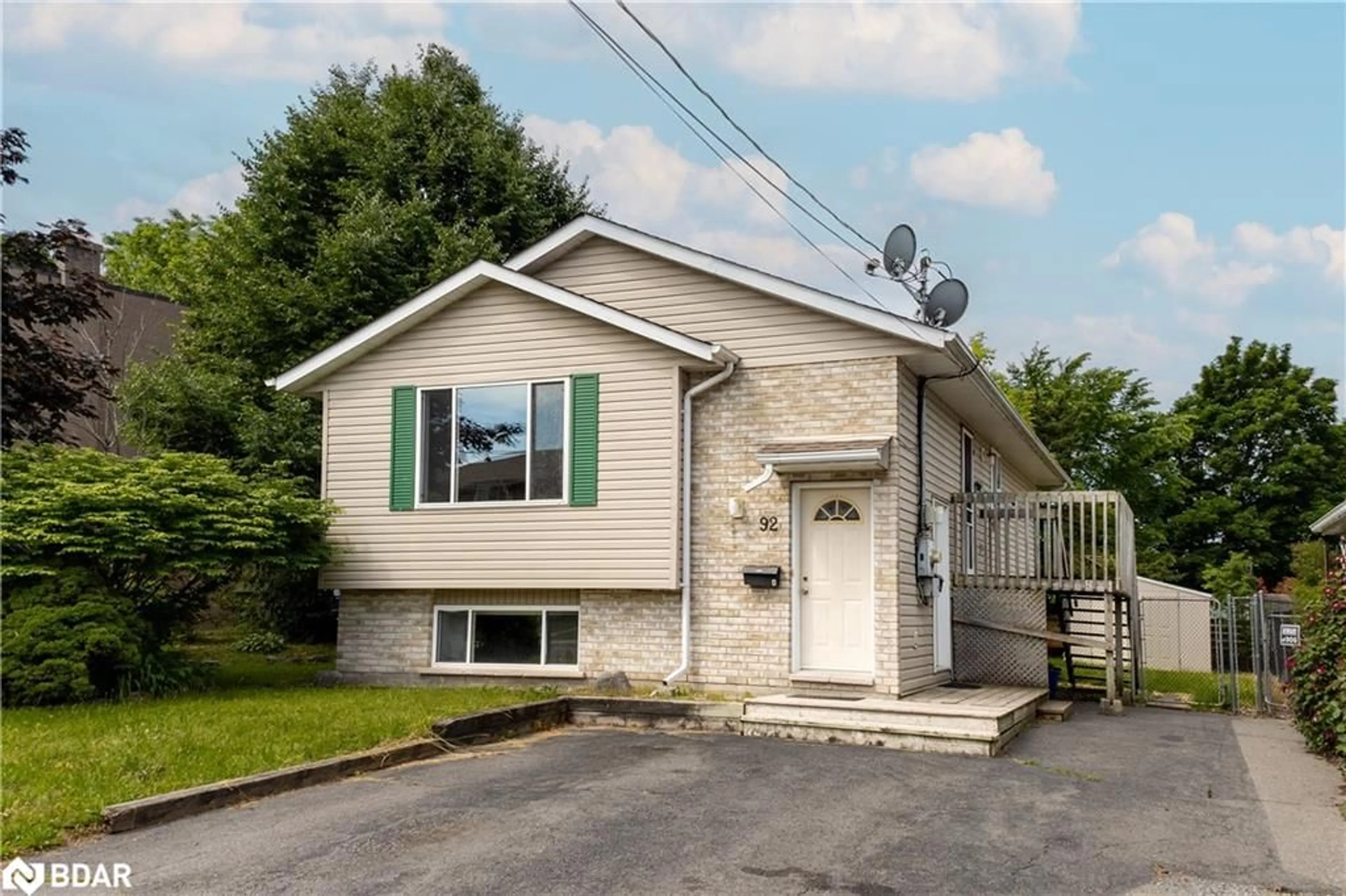 Frontside or backside of a home for 92 Campbell St, Quinte West Ontario K8V 3A1