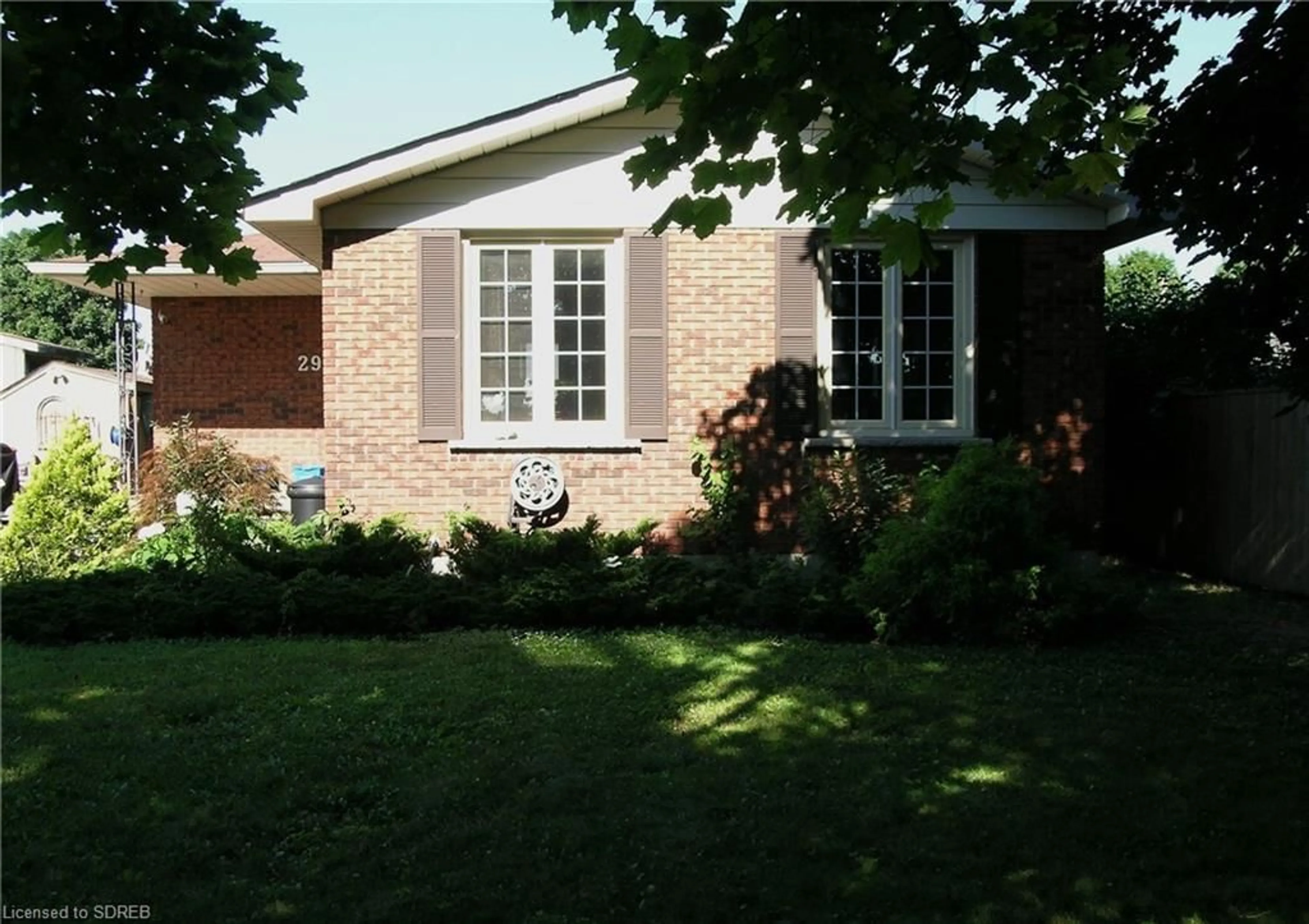 Outside view for 29 Douglas Ave, Simcoe Ontario N3Y 4X9