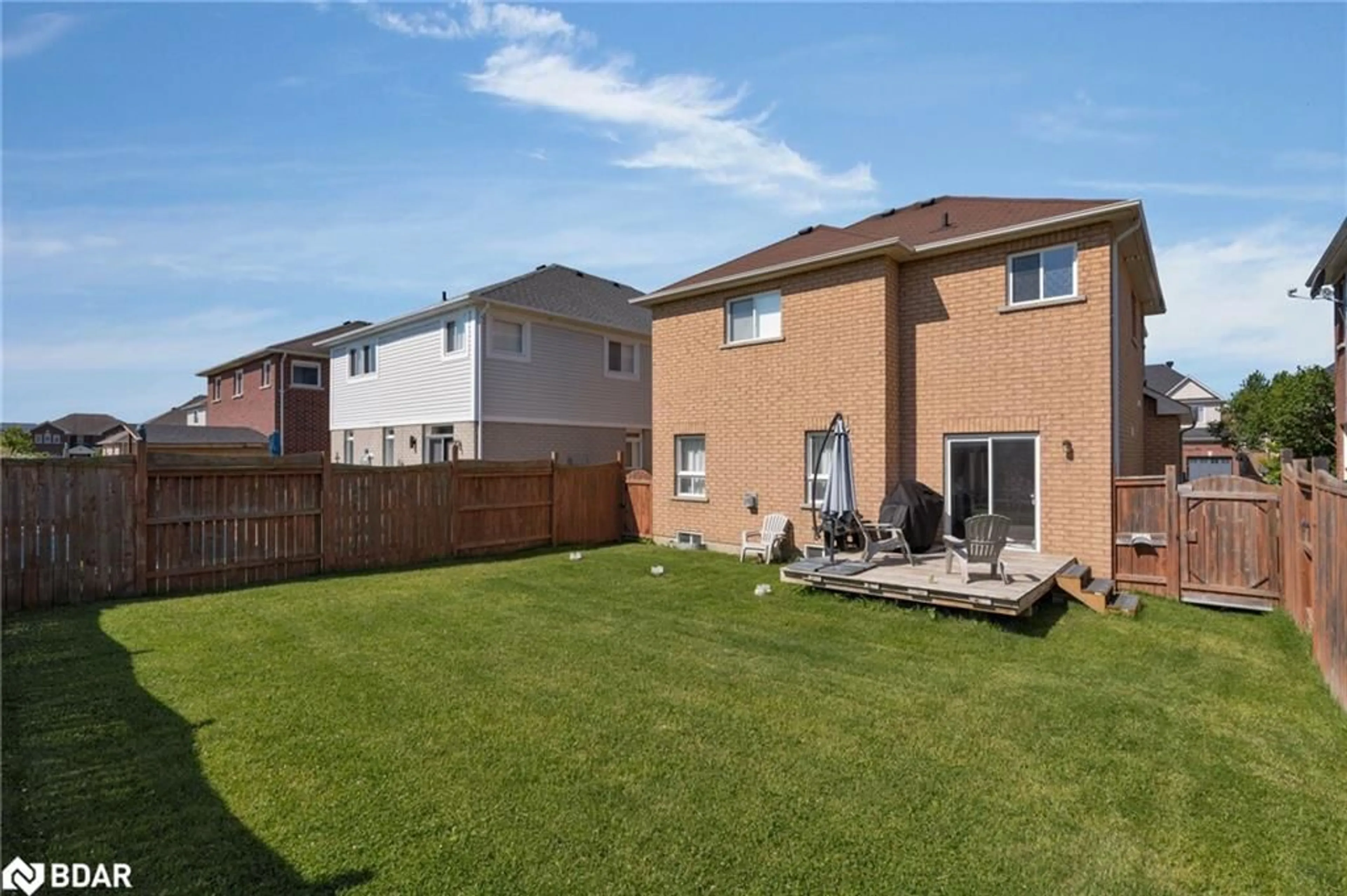 Fenced yard for 13 Charlemagne Ave, Barrie Ontario L4M 0A9