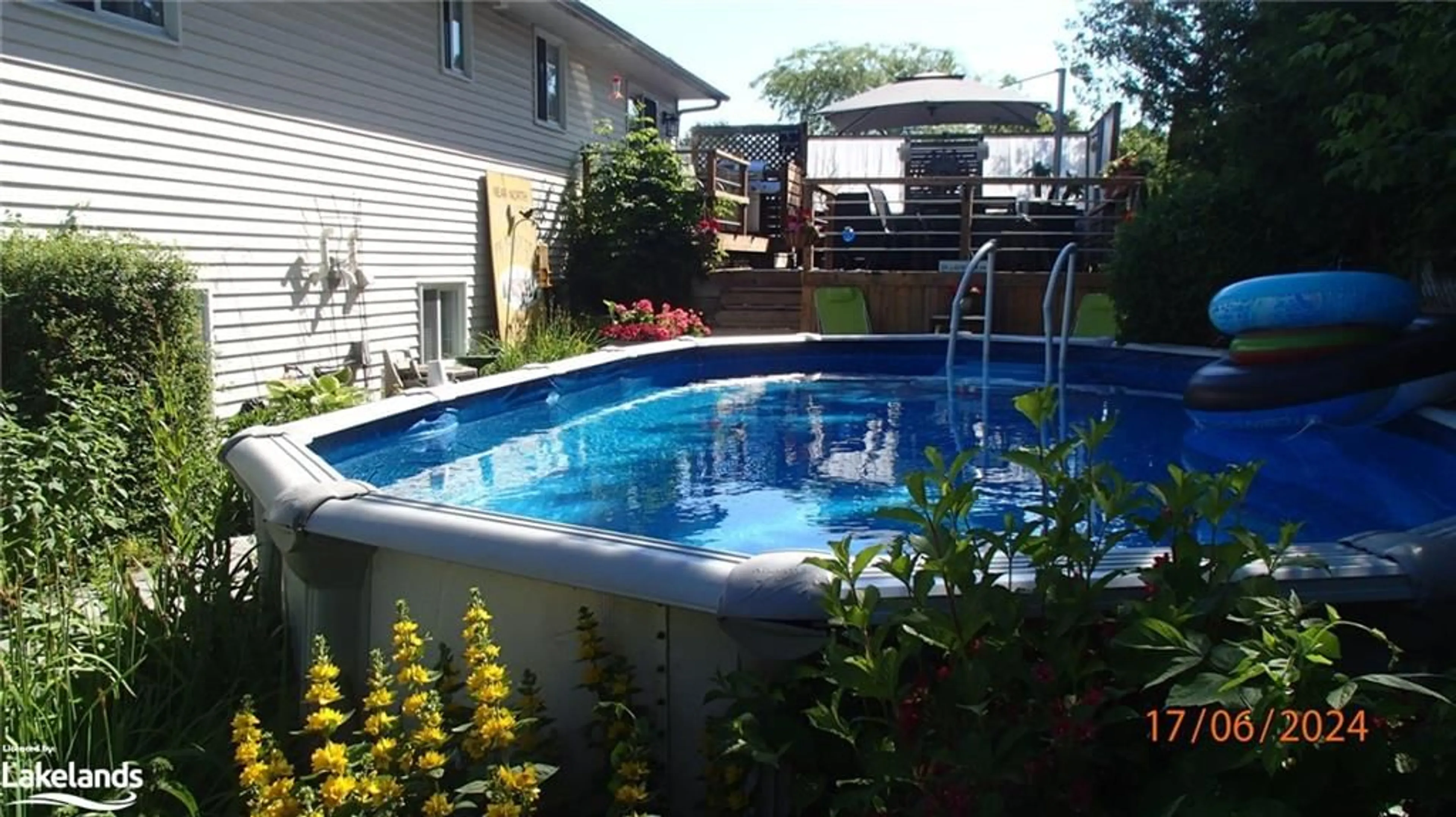 Indoor or outdoor pool for 90 Manning Ave, Collingwood Ontario L9Y 4A8