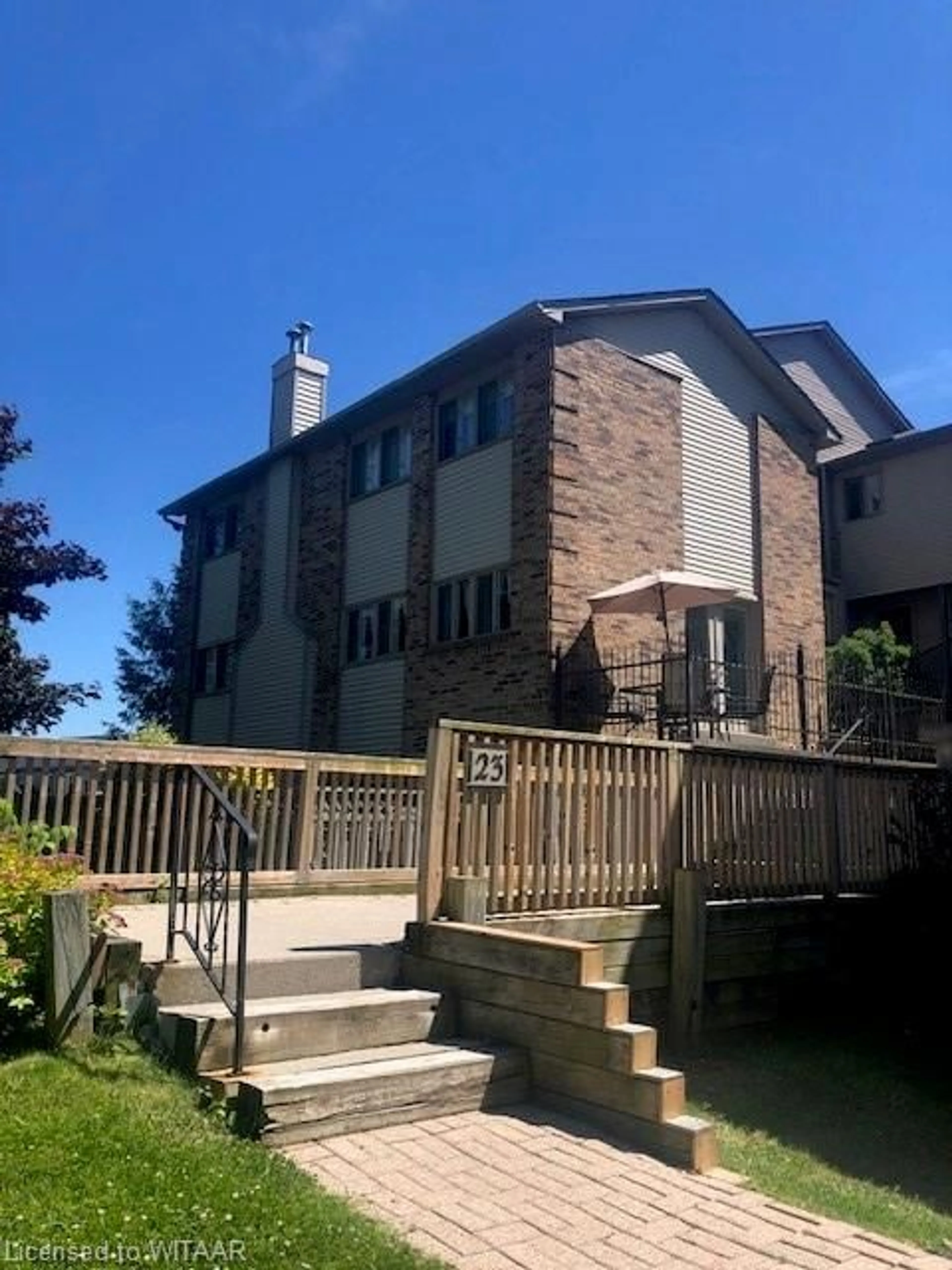 Frontside or backside of a home for 23 Wren Crt #1, Tillsonburg Ontario N4G 5K2