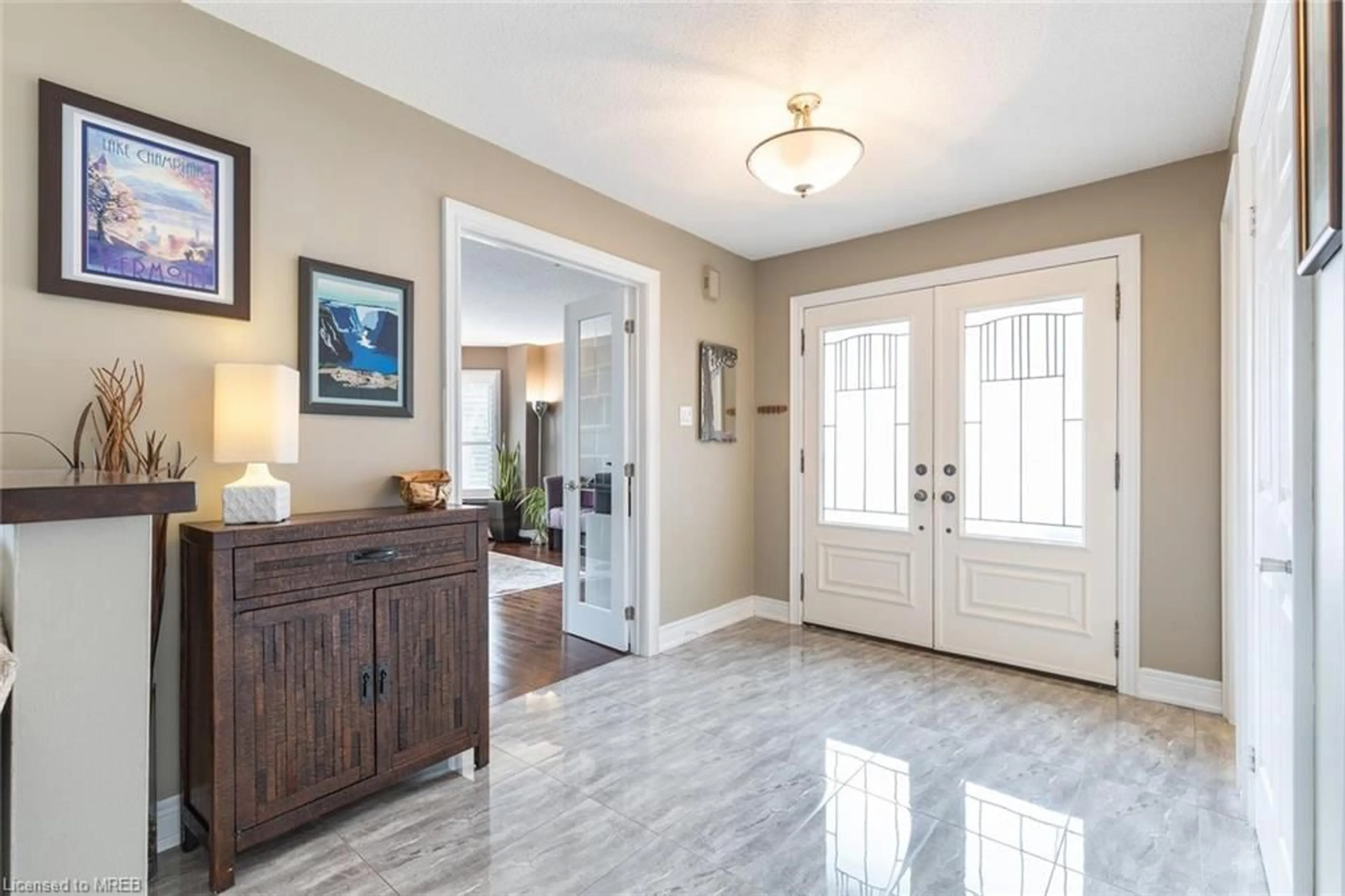 Indoor entryway for 6592 Snow Goose Lane, Mississauga Ontario L5N 5H4