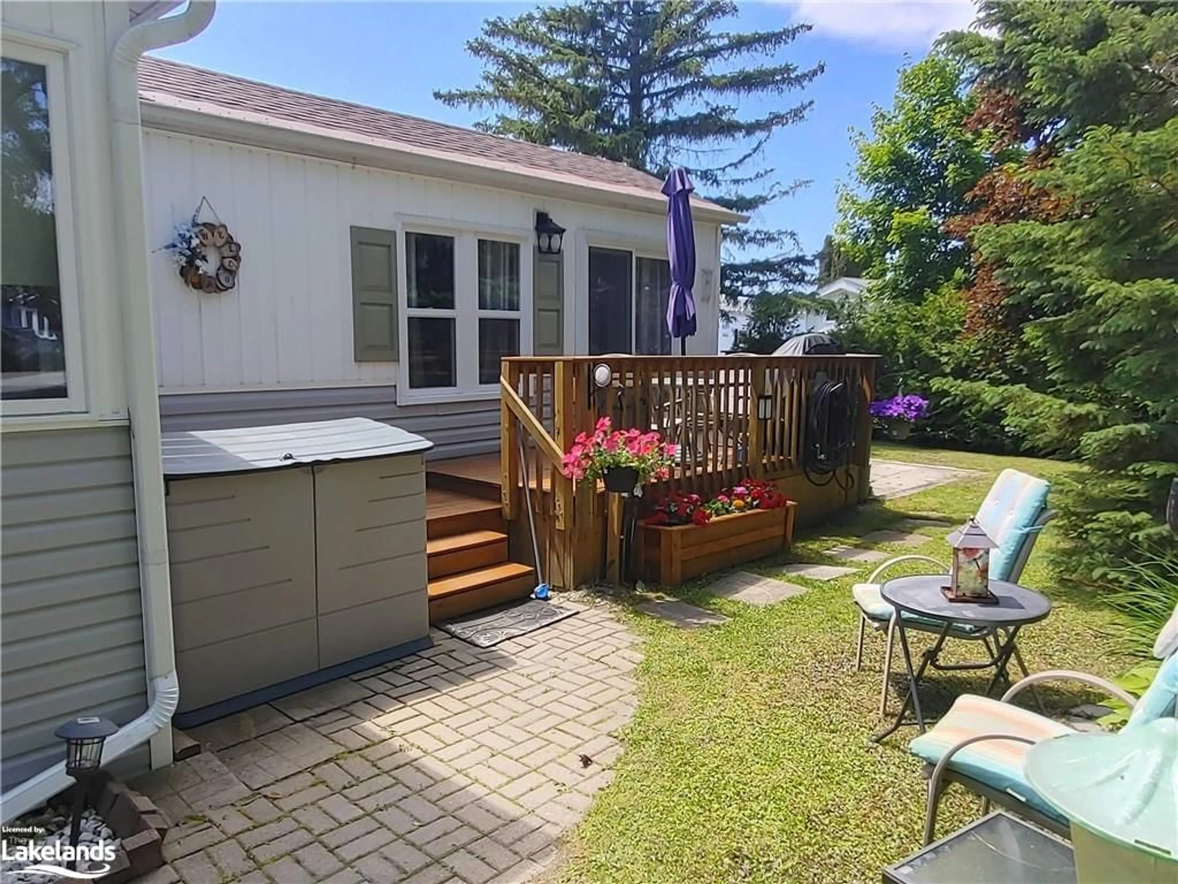 Patio, cottage for 10 Winfield Dr #104, Victoria Harbour Ontario L0K 2A0