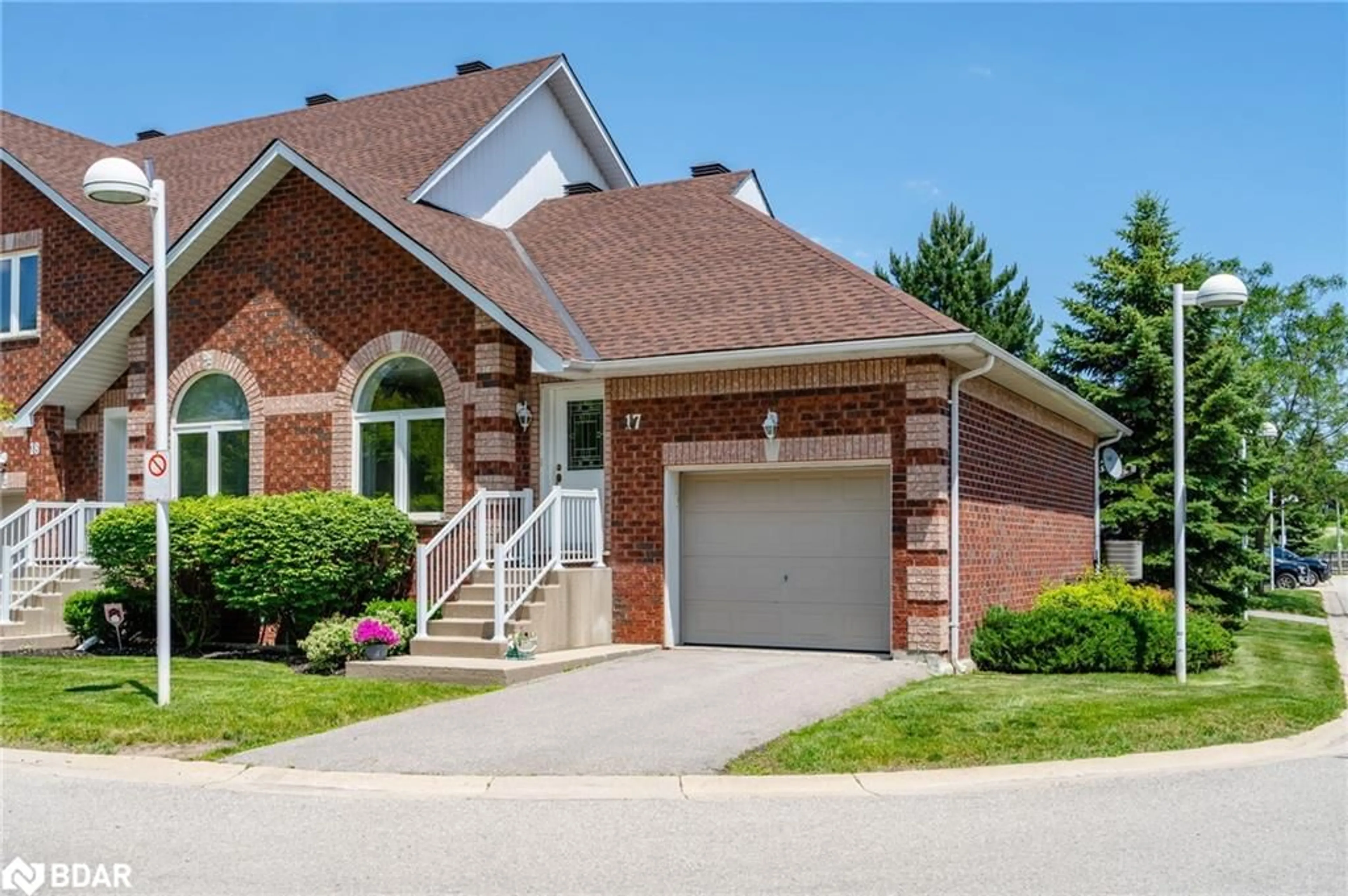 Frontside or backside of a home for 358 Little Ave #17, Barrie Ontario L4N 2Z6