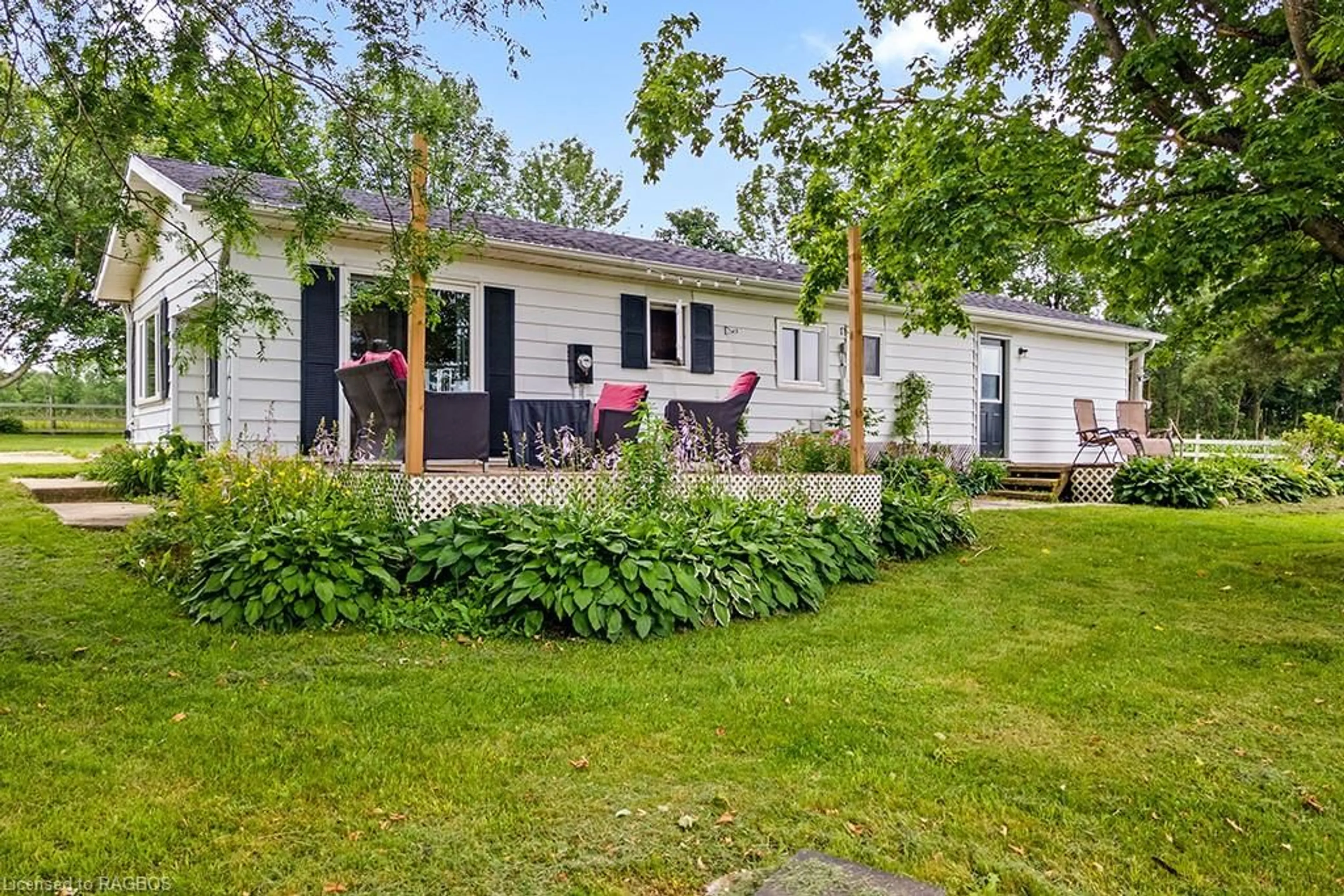 Cottage for 395618 Concession 2, Chatsworth (Twp) Ontario N0H 2V0