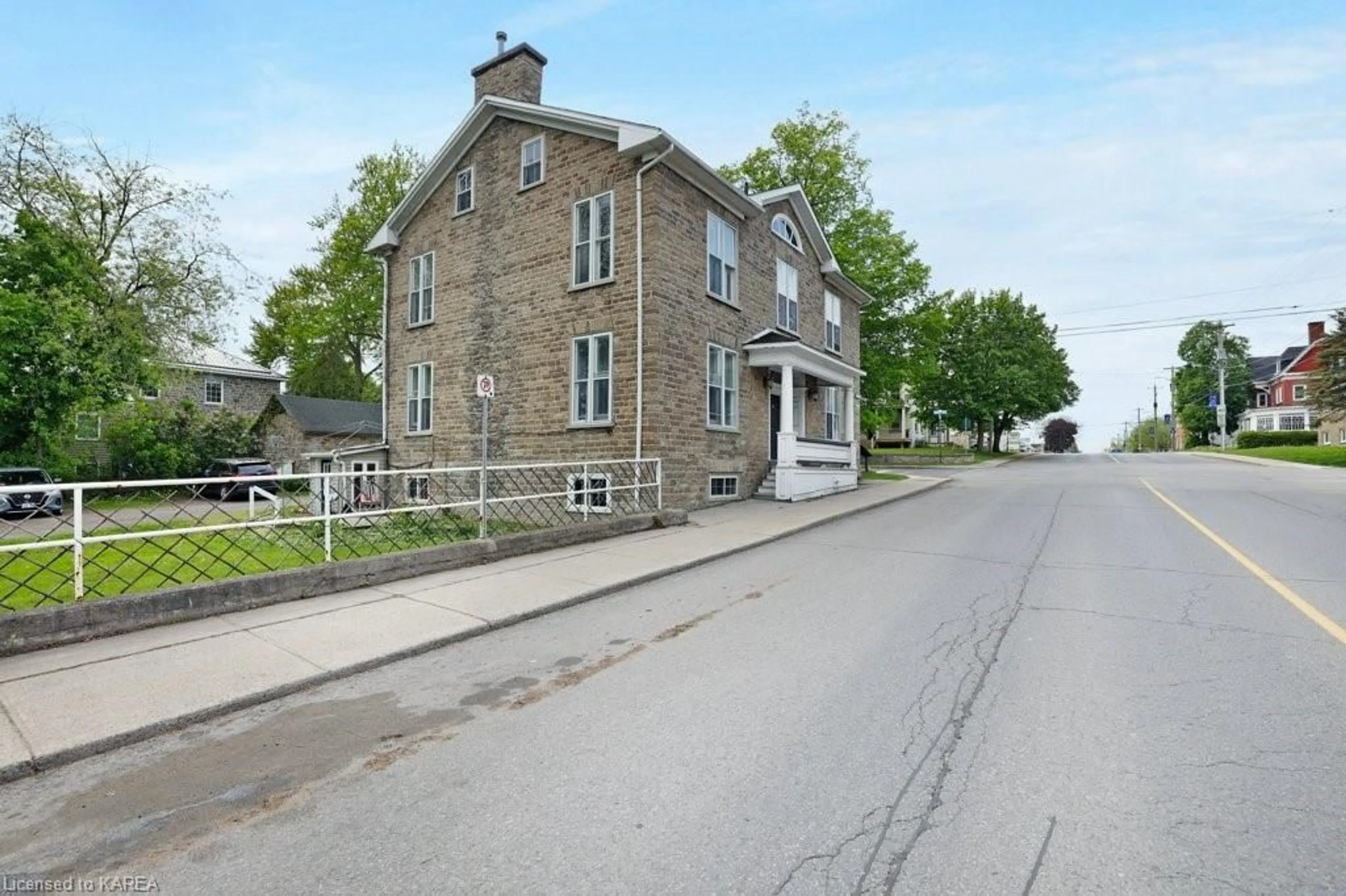 Street view for 389 Edward St, Prescott Ontario K0E 1T0