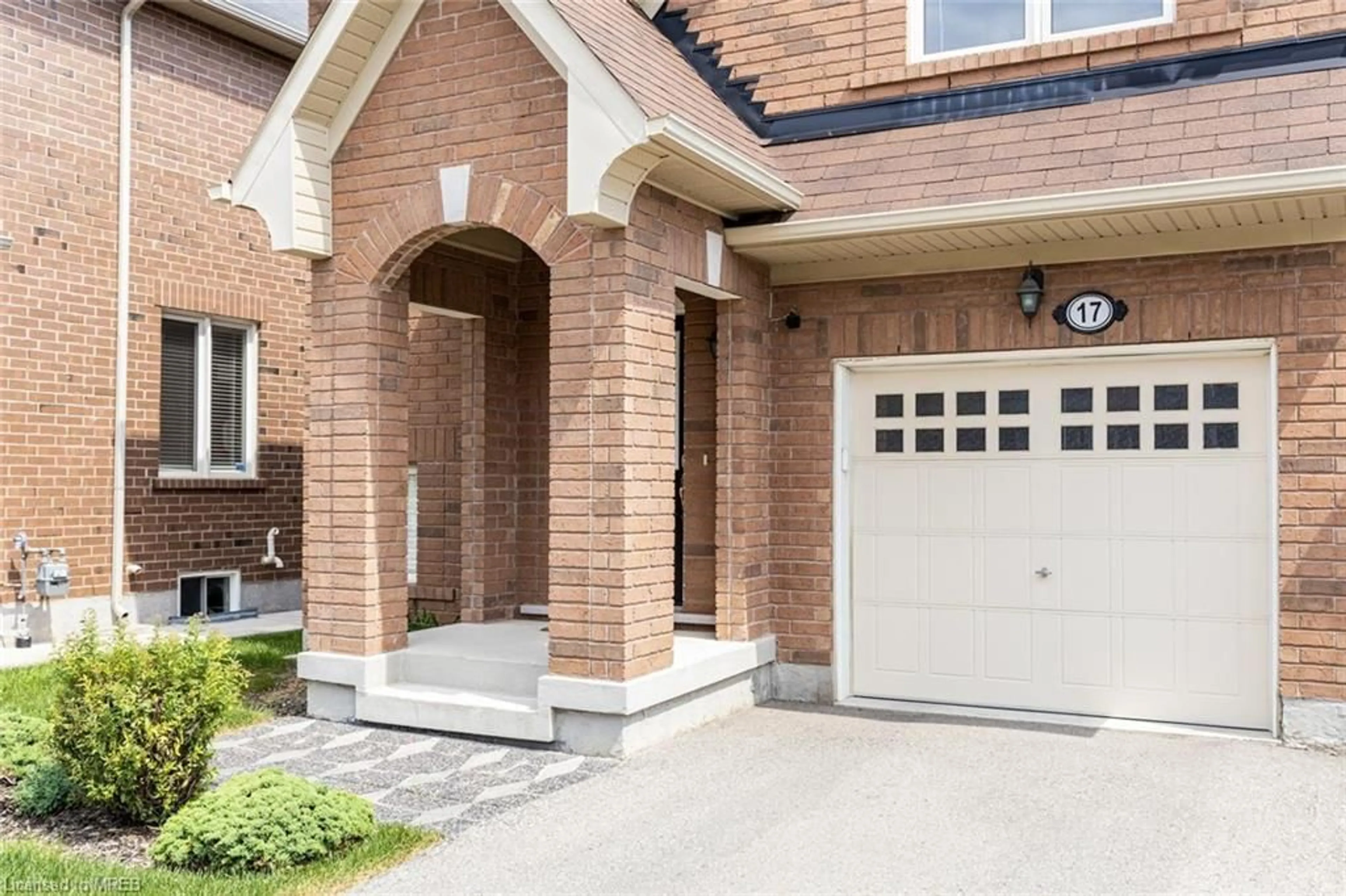 Home with brick exterior material for 17 Francis Lundy St, Brampton Ontario L6Y 4X8