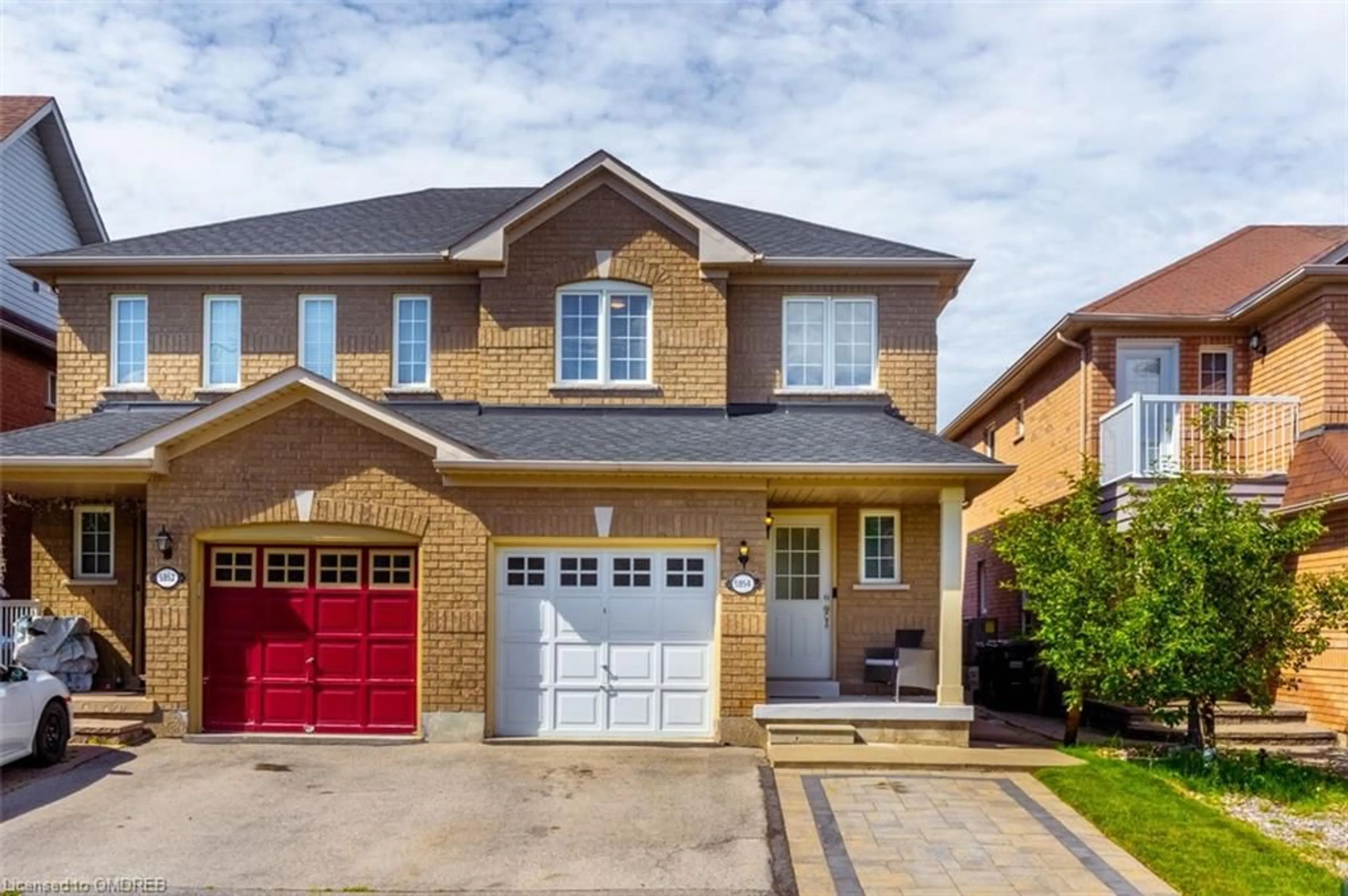 Home with brick exterior material for 5954 Algarve Dr, Mississauga Ontario L5M 6Y7