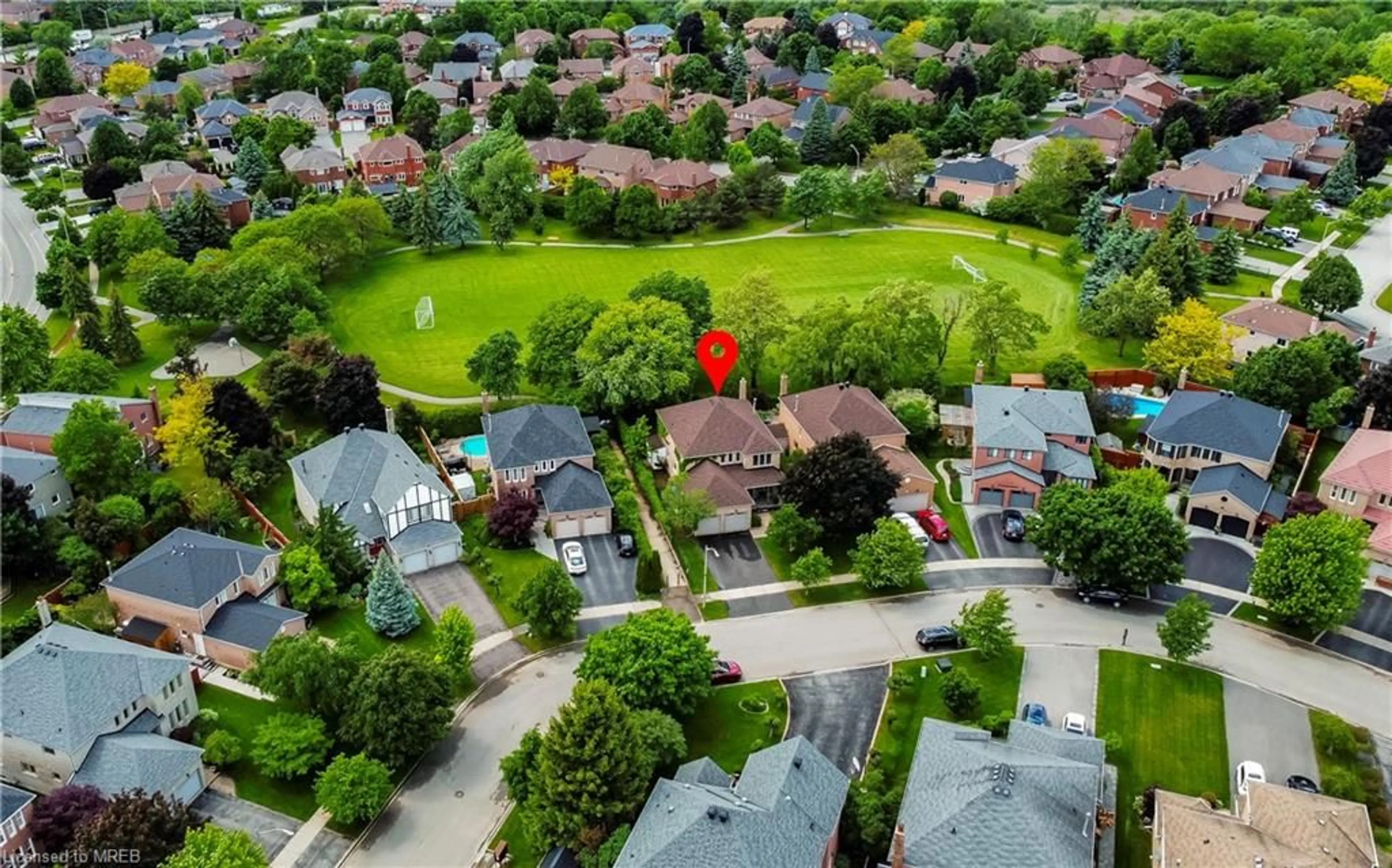 Frontside or backside of a home for 35 Treanor Cres, Georgetown Ontario L7G 5H8