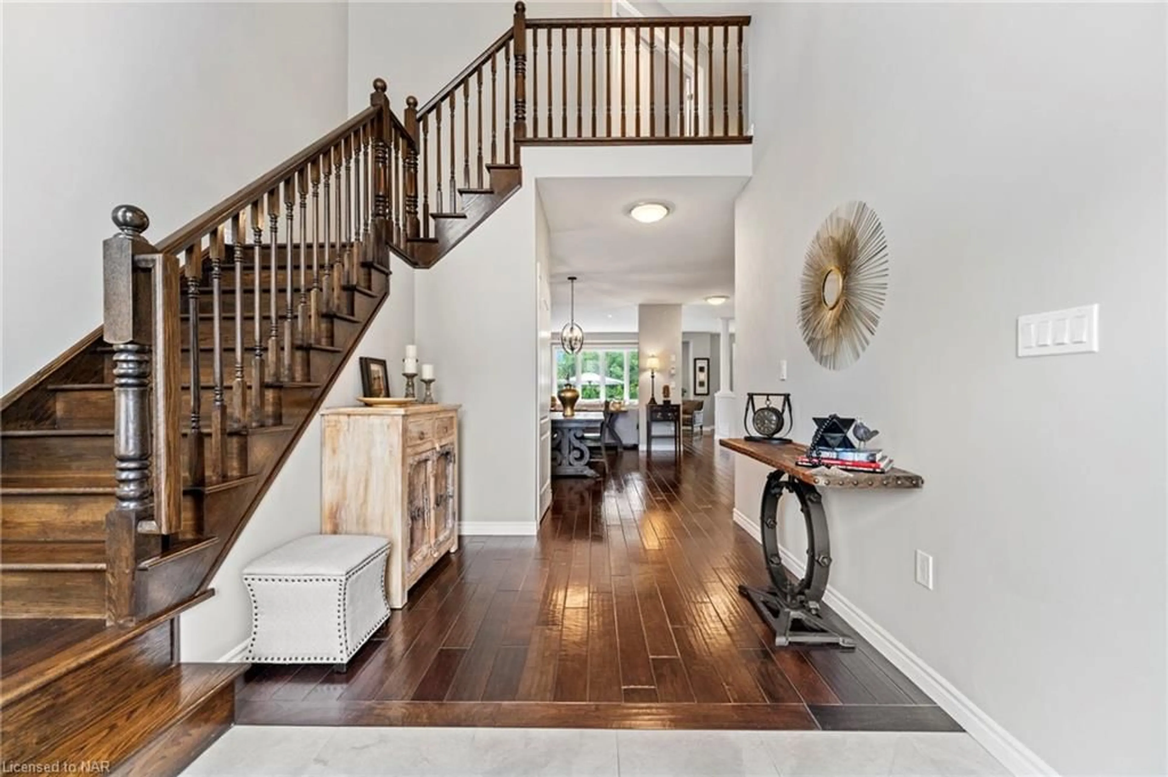 Indoor entryway, wood floors for 9 Angels Dr, Niagara-on-the-Lake Ontario L0S 1J1