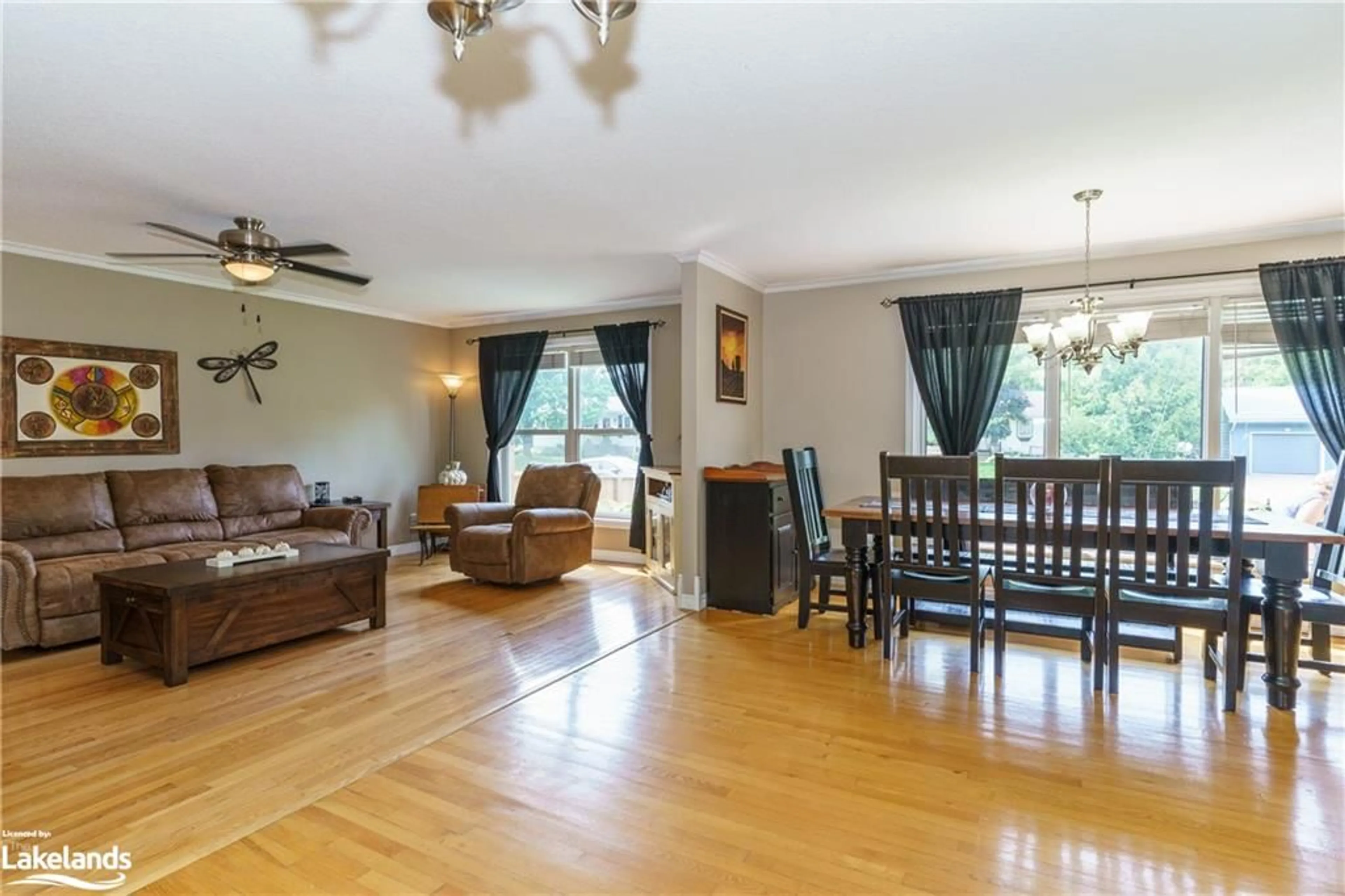 Living room for 25 Kaye Rd, Bracebridge Ontario P1L 1L1