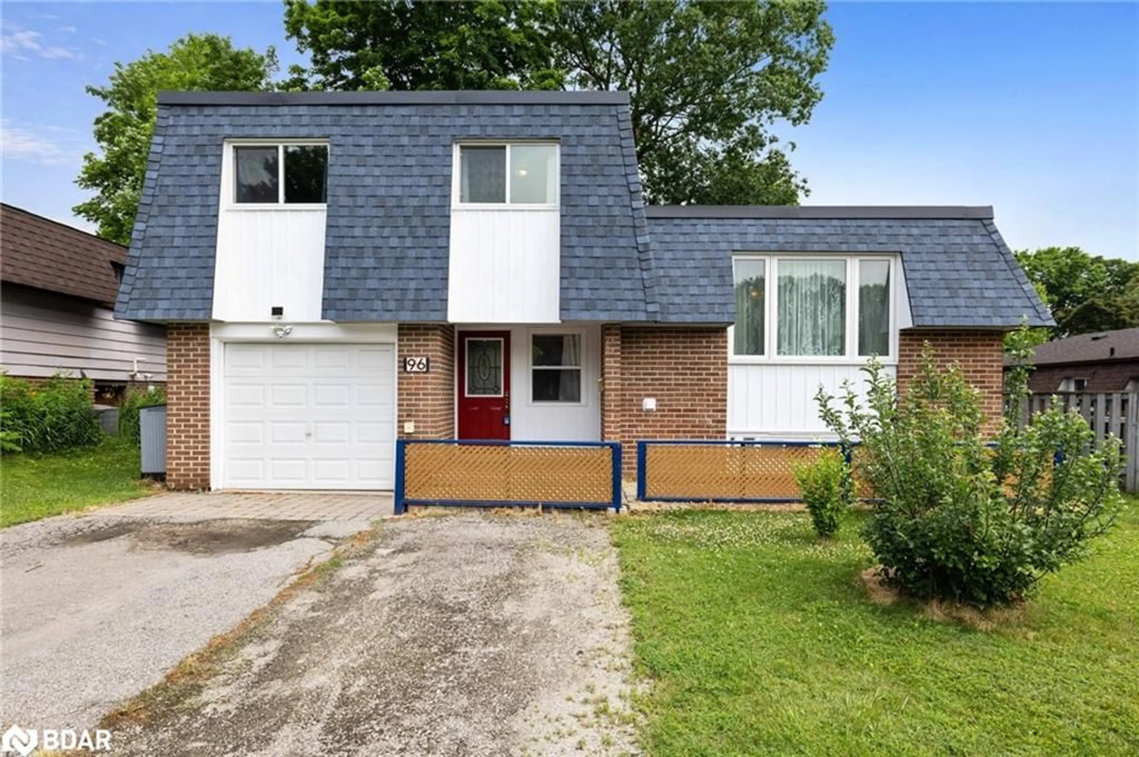 Frontside or backside of a home for 96 Springdale Dr, Barrie Ontario L4M 5B4