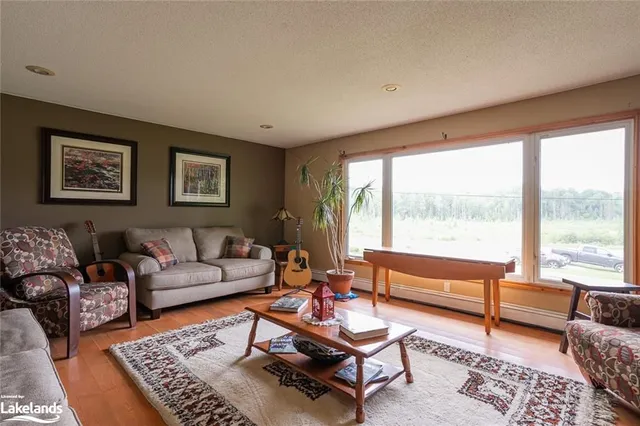 1959 Harburn Rd, Haliburton 4