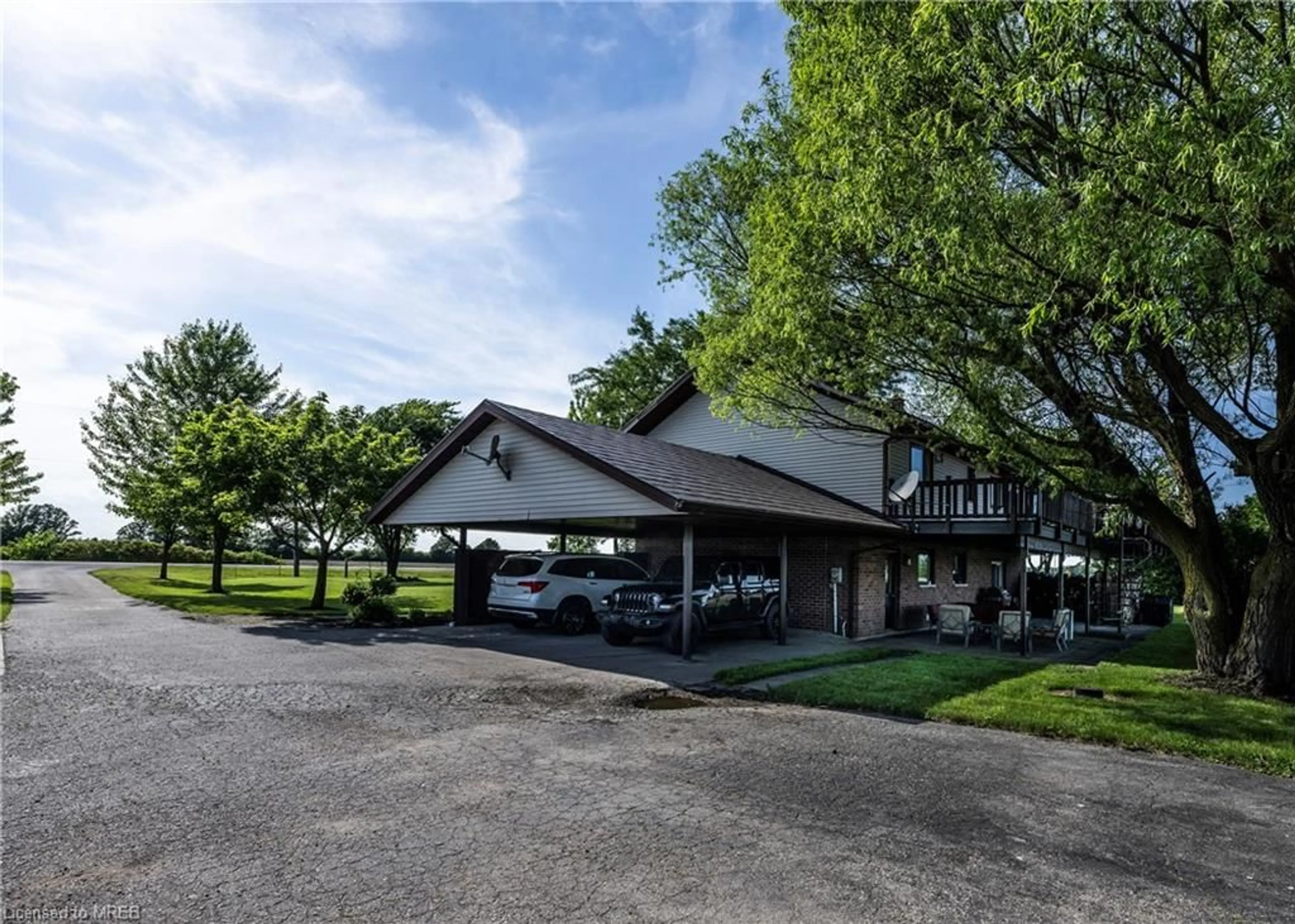 A pic from exterior of the house or condo, the front or back of building for 4106 Brigden Rd, Petrolia Ontario N0N 1R0