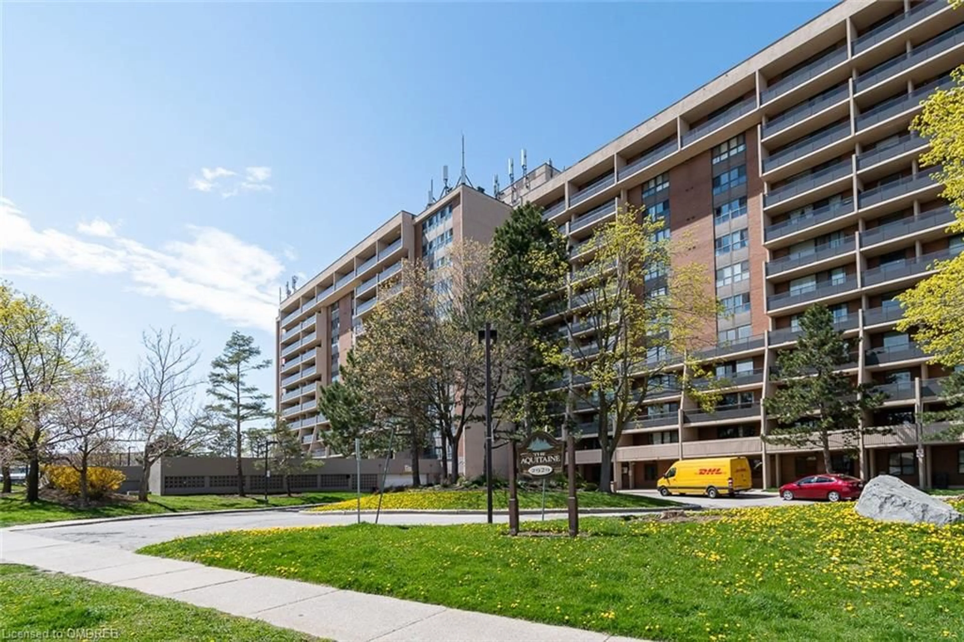 A pic from exterior of the house or condo for 2929 Aquitaine Ave #914, Mississauga Ontario L5N 2C7