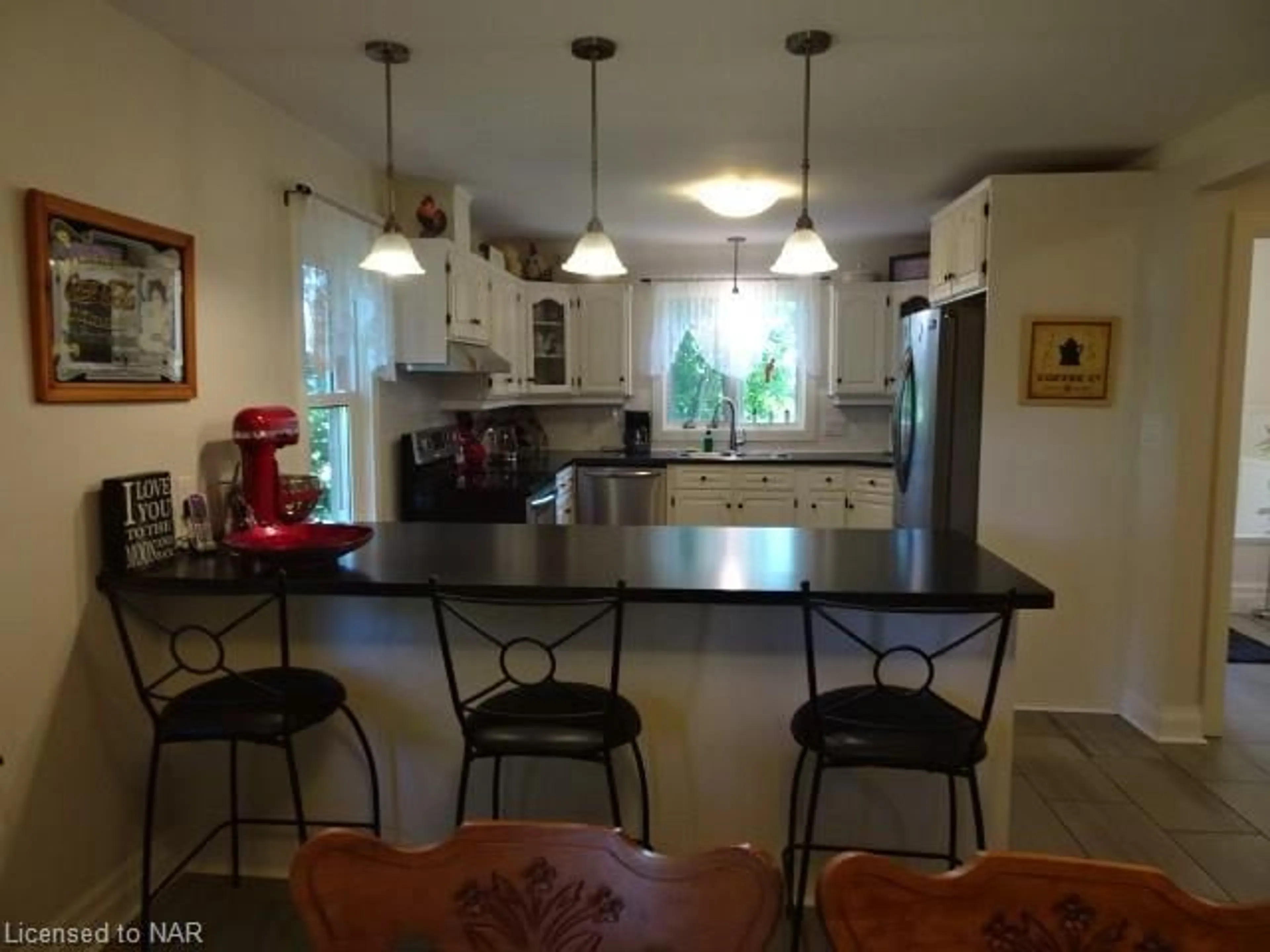 Kitchen, cottage for 676 Canboro Rd, Fenwick Ontario L0S 1C0