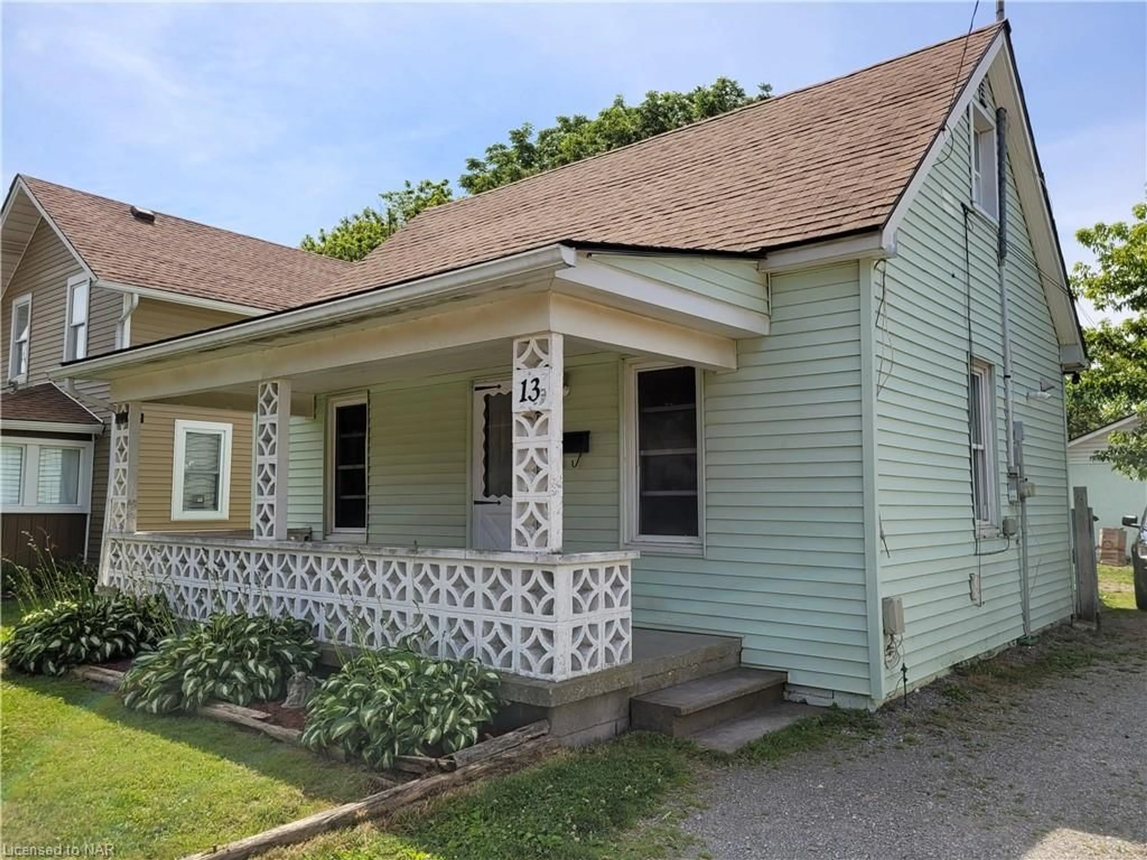 Frontside or backside of a home for 13 Johnston St, Port Colborne Ontario L3K 1G5