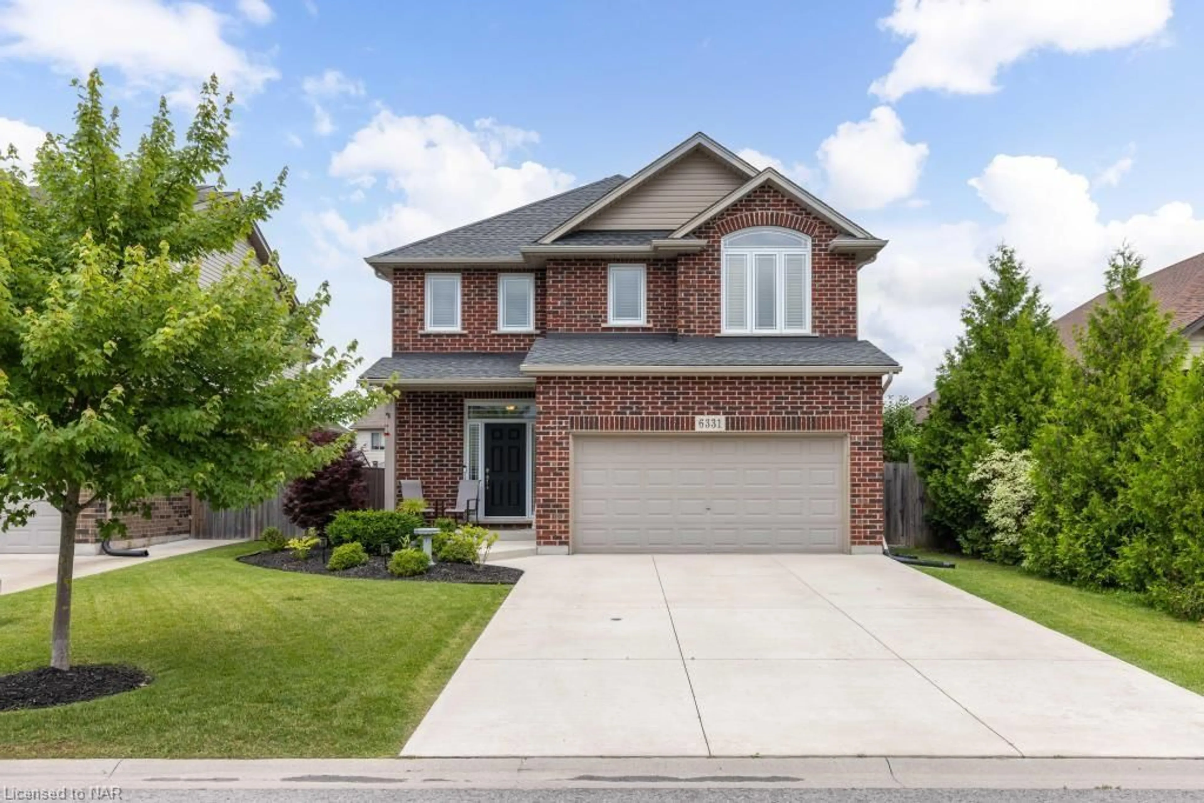 Frontside or backside of a home for 6331 Christopher Cres, Niagara Falls Ontario L2H 0B3