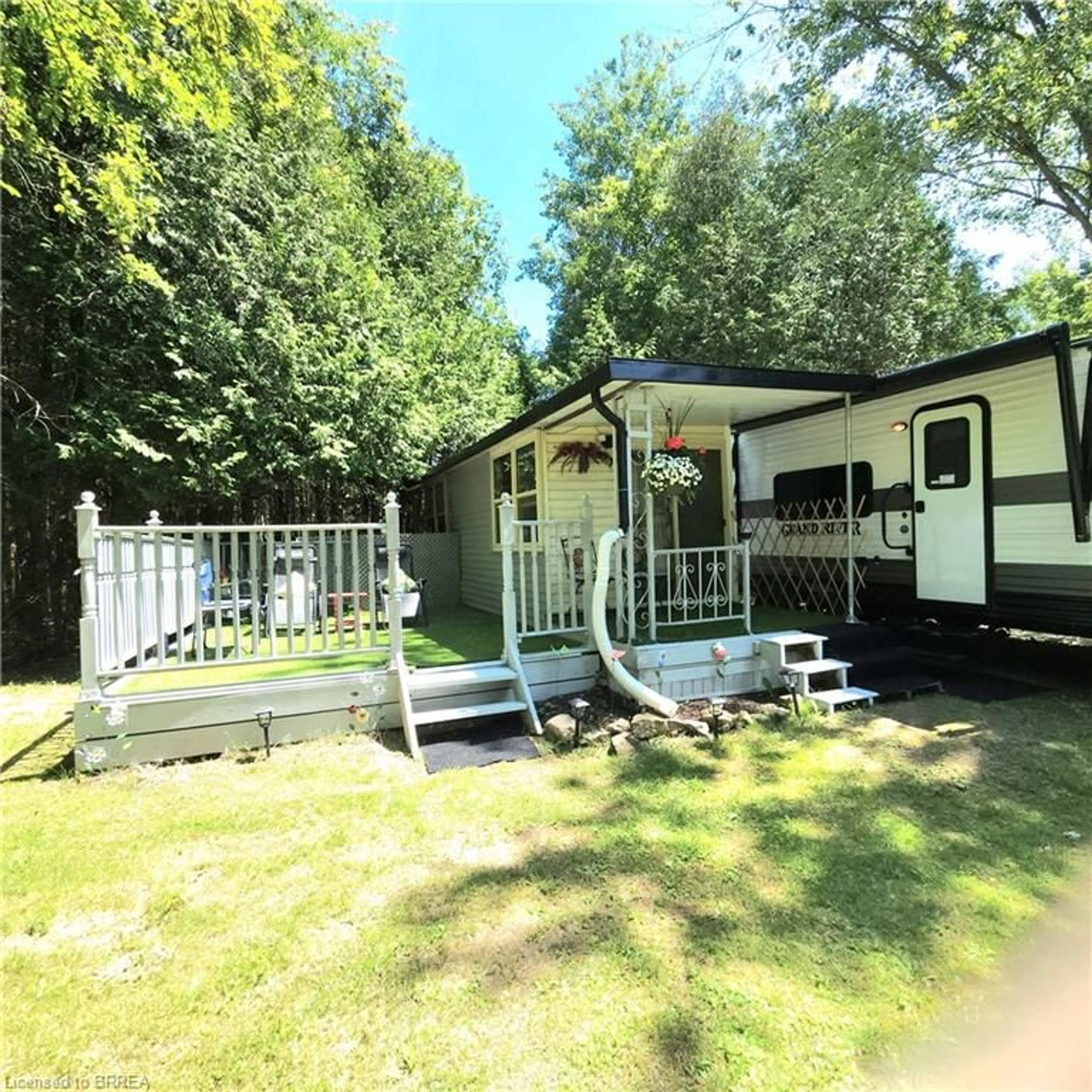 Cottage for 85 Eddie Lane, Freelton Ontario L0R 1K0