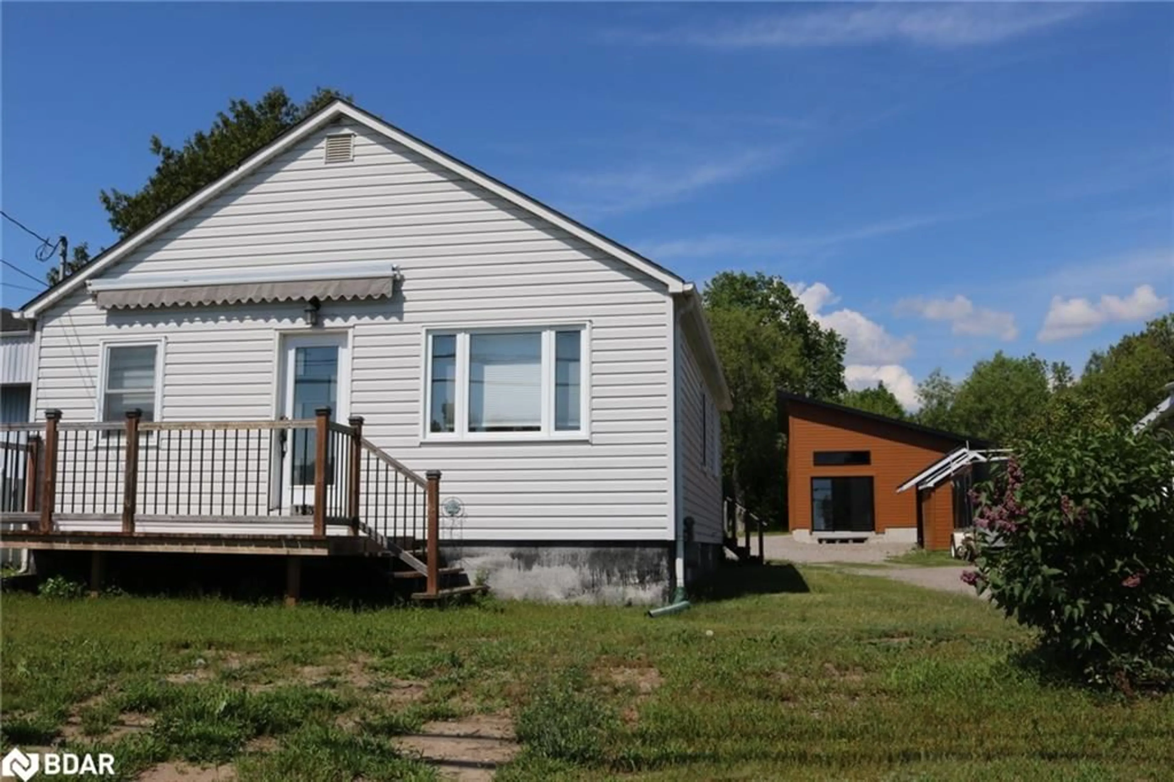 Frontside or backside of a home for 1558 Main St, North Bay Ontario P1B 2X3