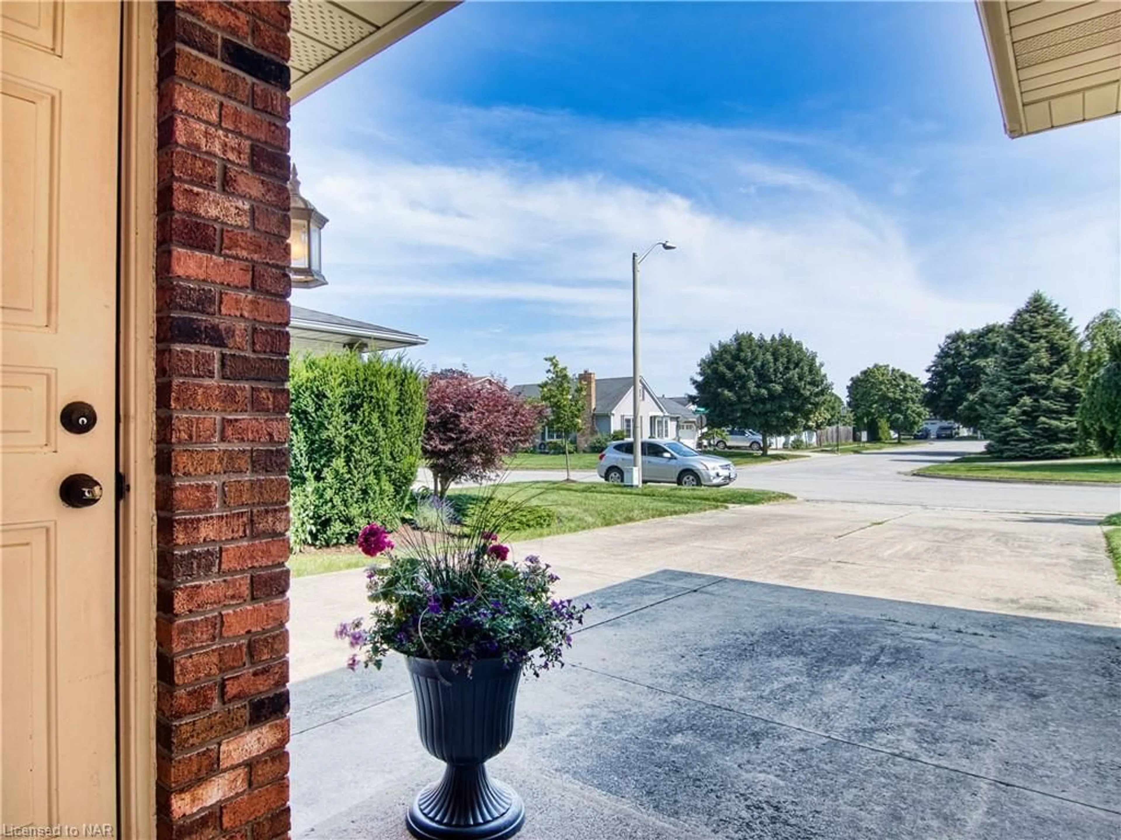 Patio for 11 Huntington Lane, St. Catharines Ontario L2S 3J5