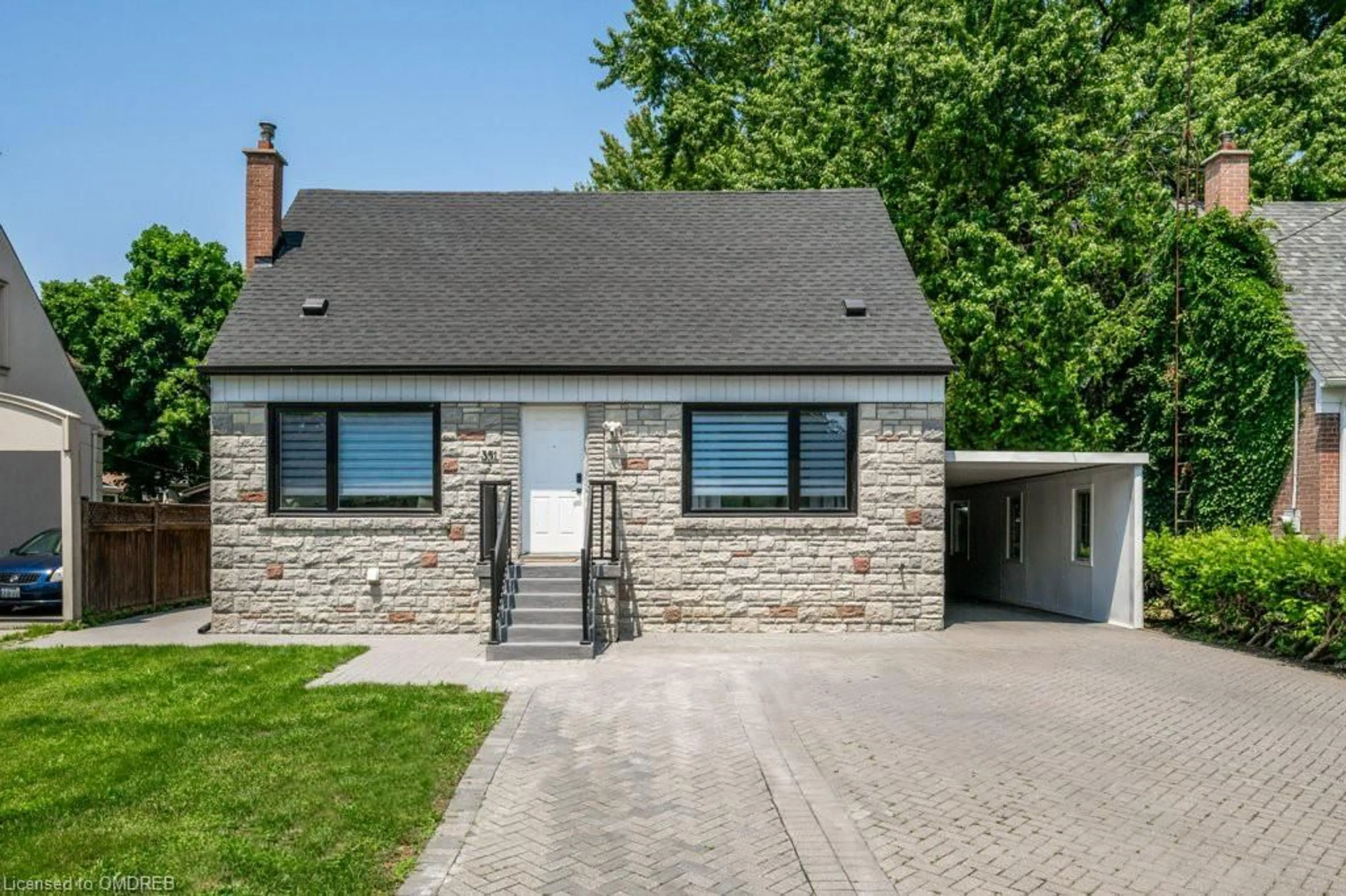 Cottage for 351 Burnhamthorpe Rd, Etobicoke Ontario M9B 2A5