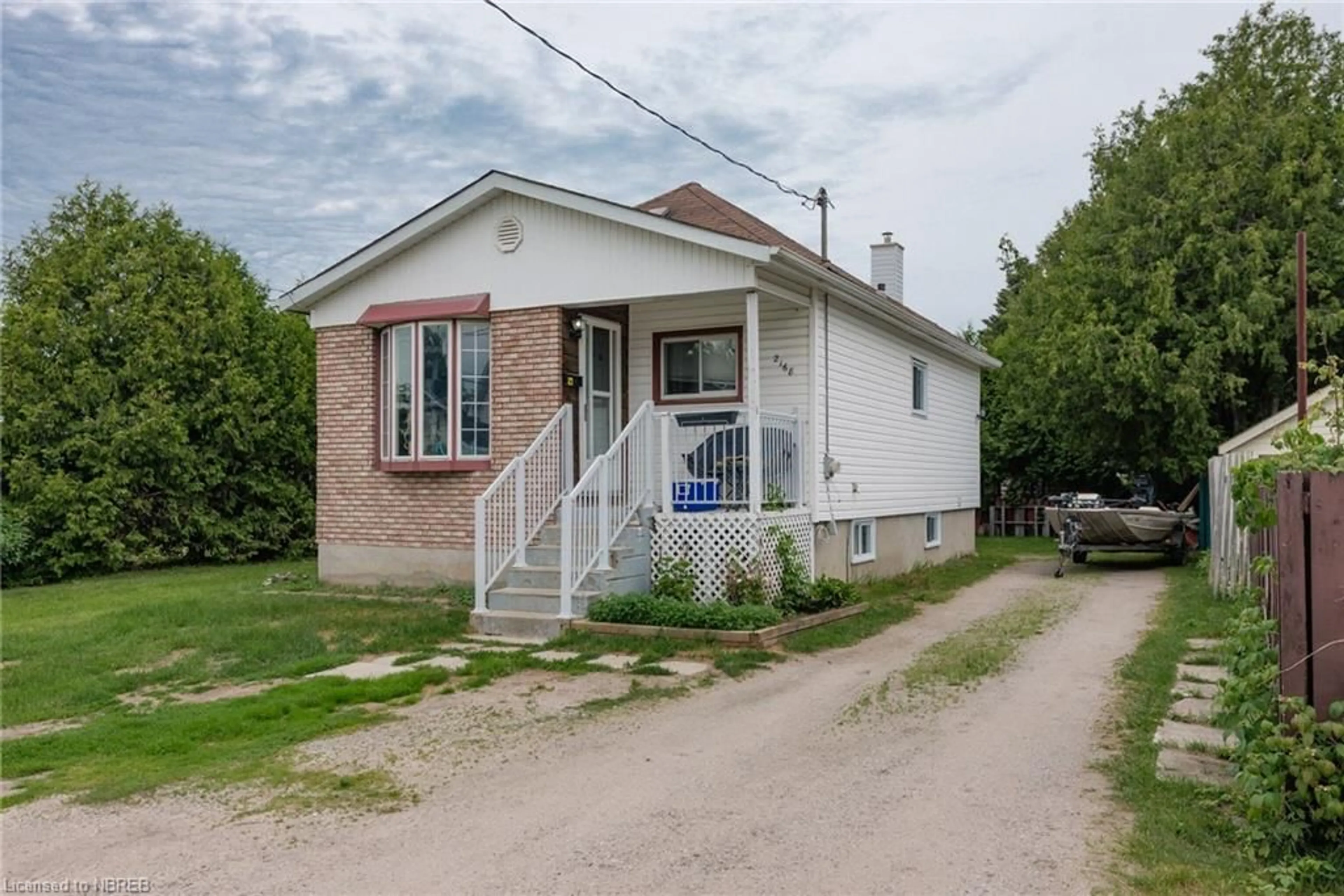 Frontside or backside of a home for 2168 Pearson St, North Bay Ontario P1B 6V3