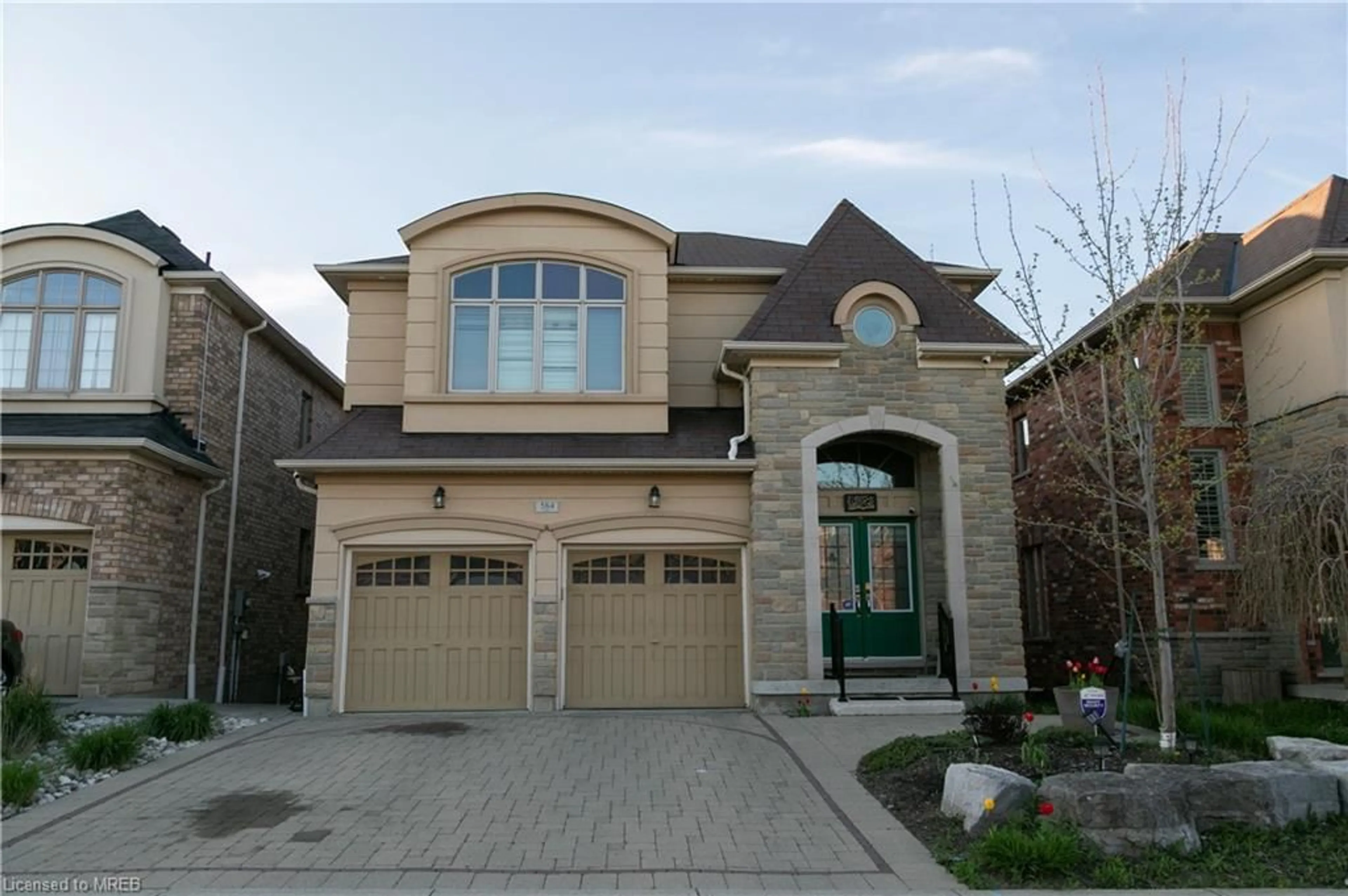 Home with brick exterior material for 584 Pinery Trail, Waterloo Ontario N2V 2Y3