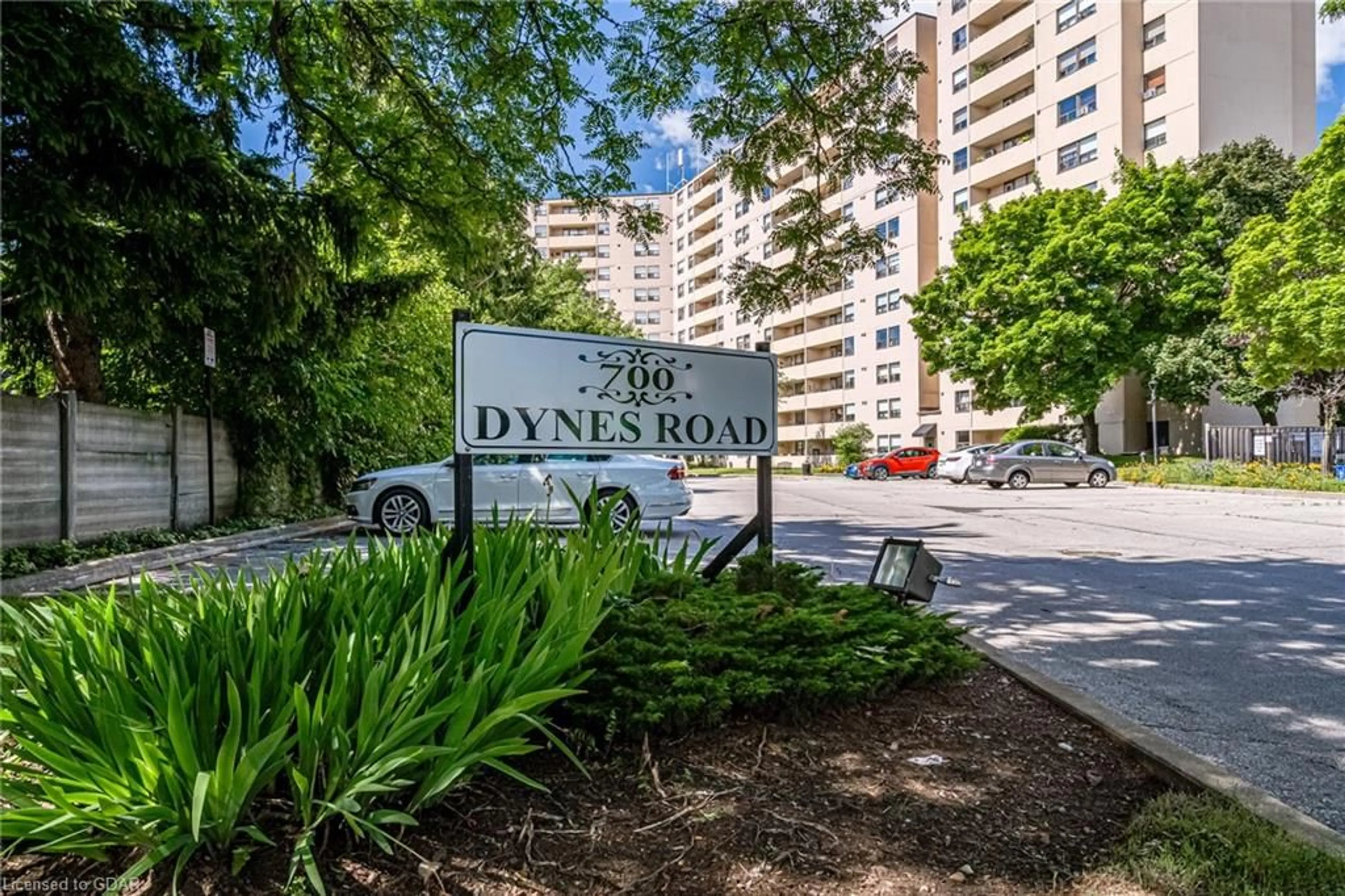 A pic from exterior of the house or condo for 700 Dynes Rd #309, Burlington Ontario L7N 3M2