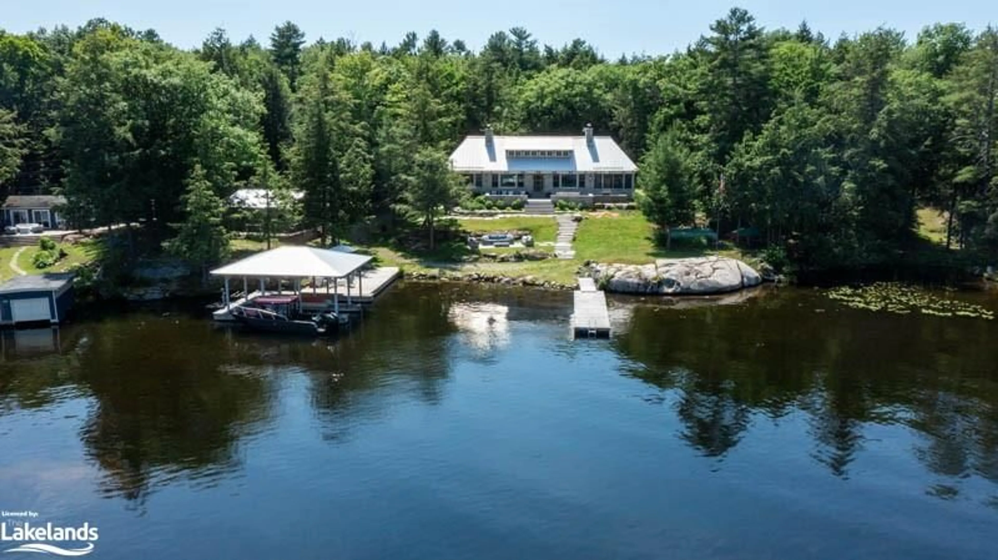 Cottage for 68 Island 120, Port Severn Ontario L0K 1S0